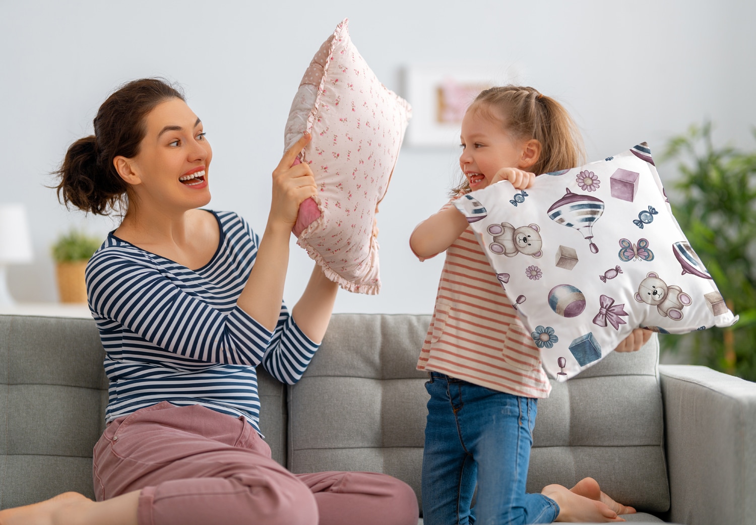 queence Dekokissen »Spielsachen«, Kissenhülle mit HD Premium Druck, geruchsneutral, 40x40cm