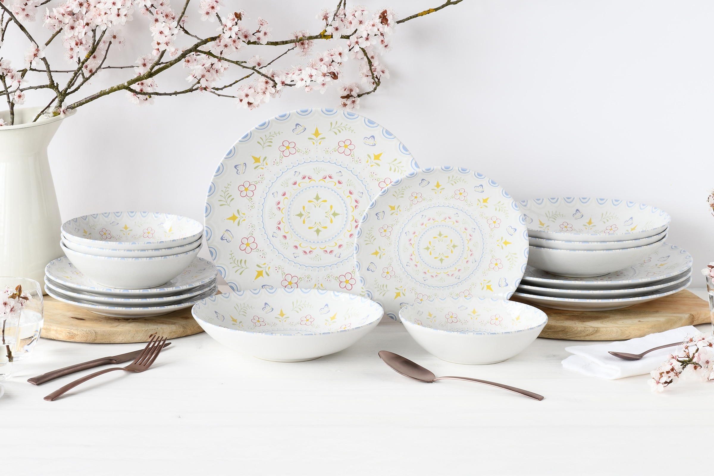 CreaTable Teller-Set »Primavera Pastell, Teller Set 16-tlg.« Vollflächig dekoriert, Schmetterlingsmotive, Zarte Pastelltöne