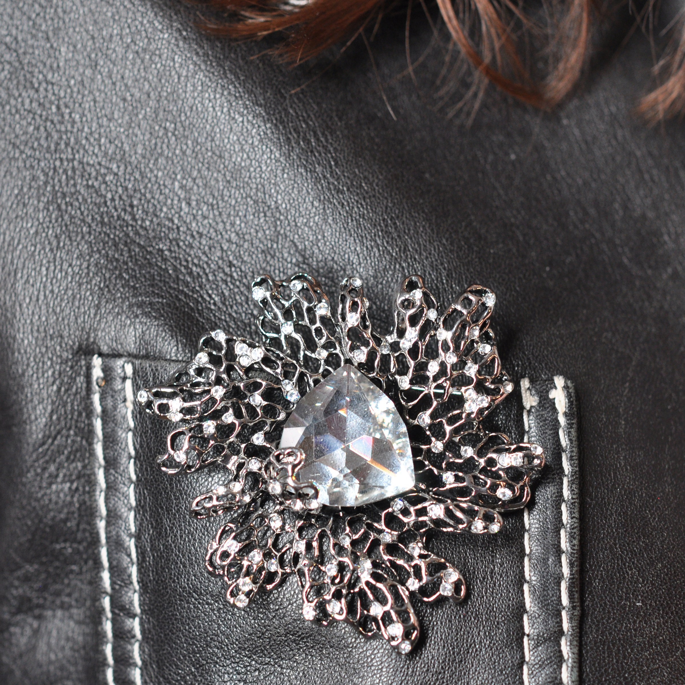 Firetti Brosche »Schmuck Geschenk Water Lily« ()