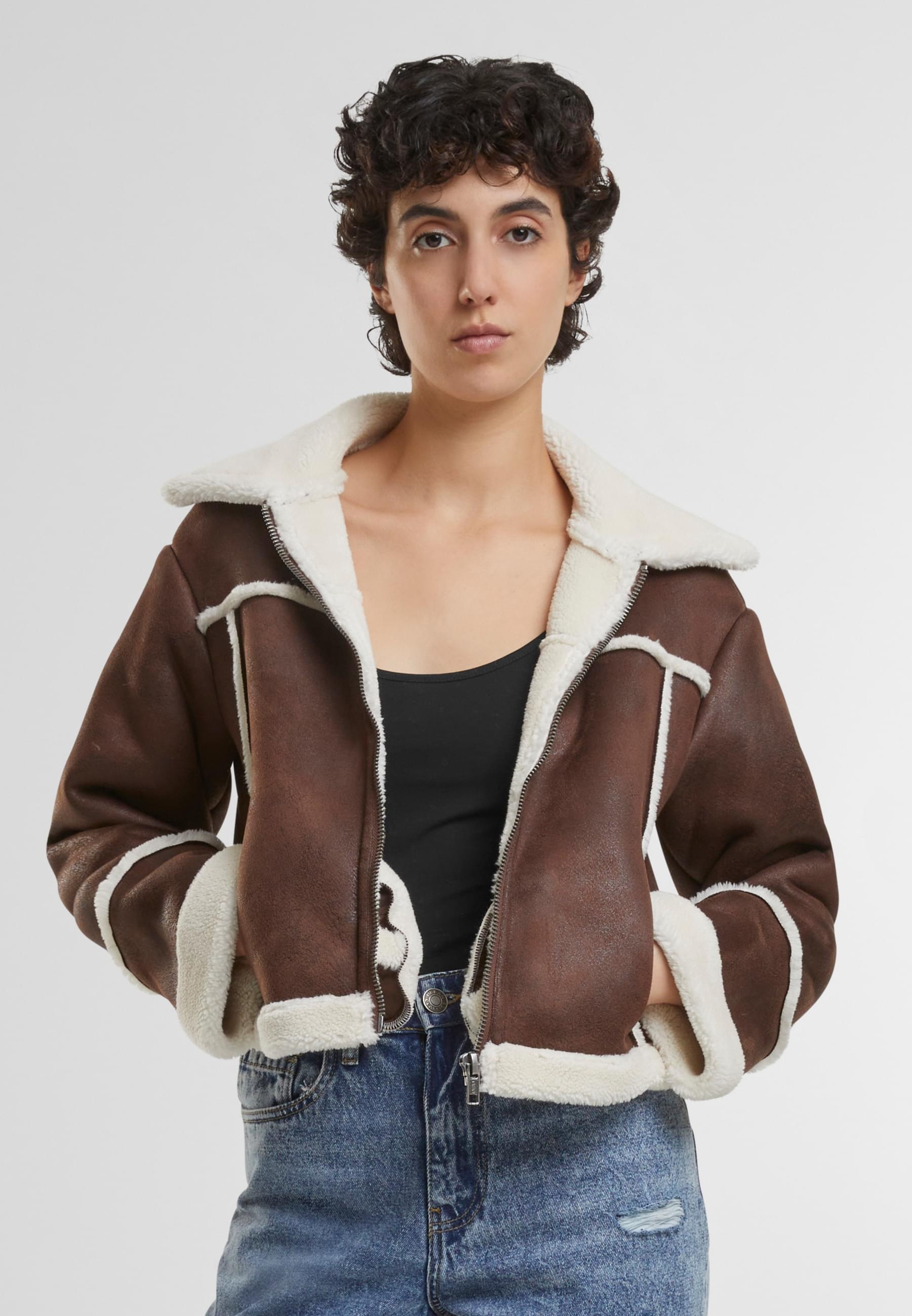 URBAN CLASSICS Winterjacke »Urban Classics Ladies Shearling Jacket« 1 Stk. tlg. mit Kapuze