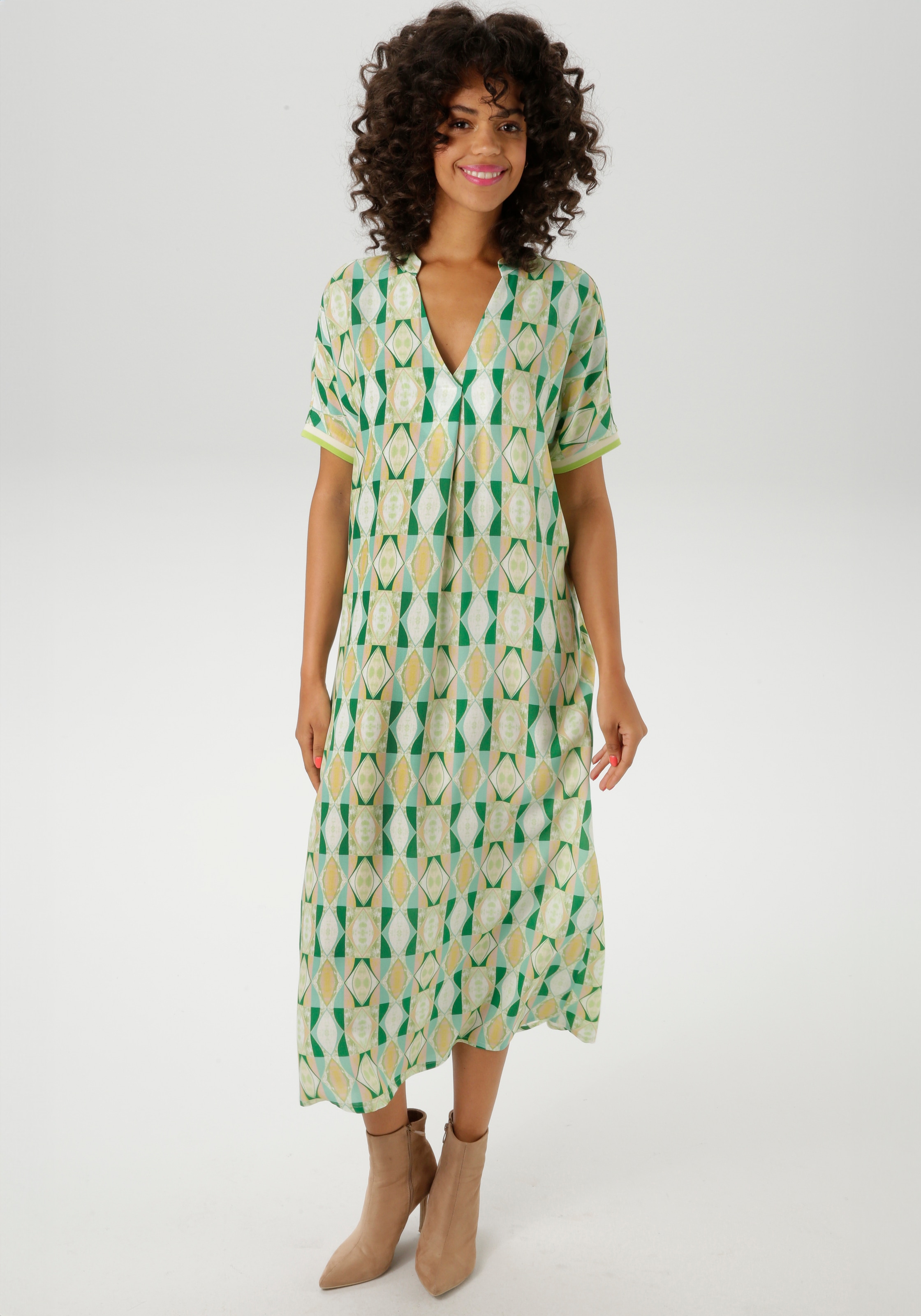 Aniston CASUAL Sommerkleid, mit farbharmonische,. grafischen Druck