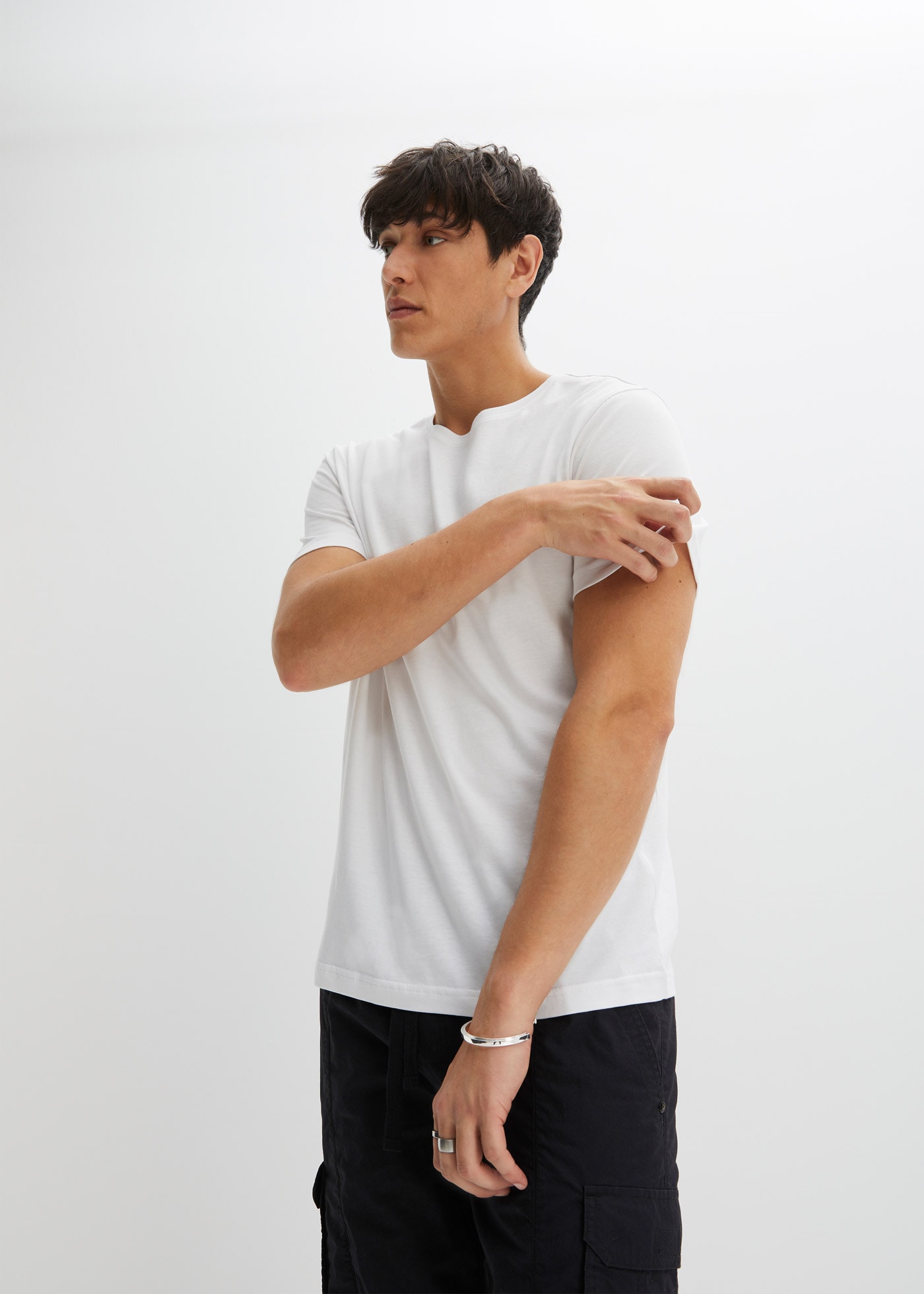 bonprix T-Shirt »T-Shirt (5er Pack)« Packung, 5 Stk. Regular Fit, Kurzarm, für warme Tage, aus Baumwolle und Viskose