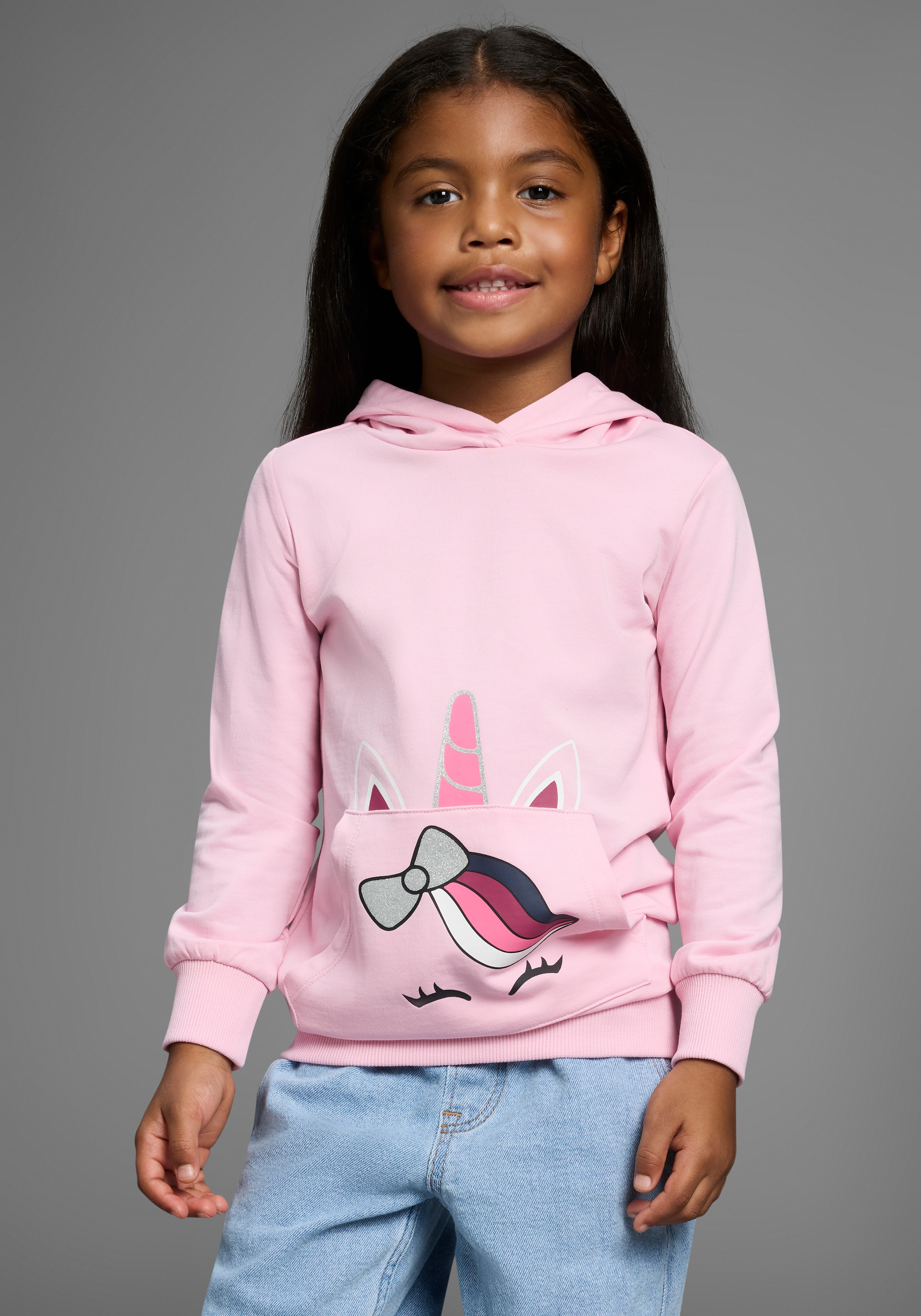KIDSWORLD Kapuzensweatshirt », Longsweatshirt mit niedlichem Einhorn«, Langarm,  Basic-Passform,  bedruckt,  mit Kapuze,  aus Baumwolle
