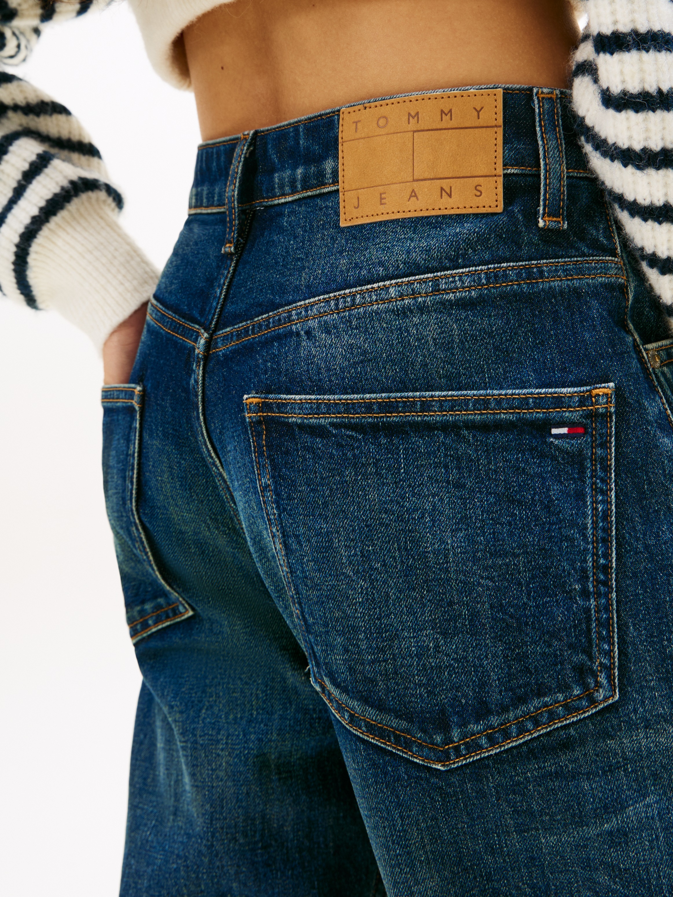 Tommy Jeans Straight-Jeans »MIA MR RLXD STR CBF DI2153«