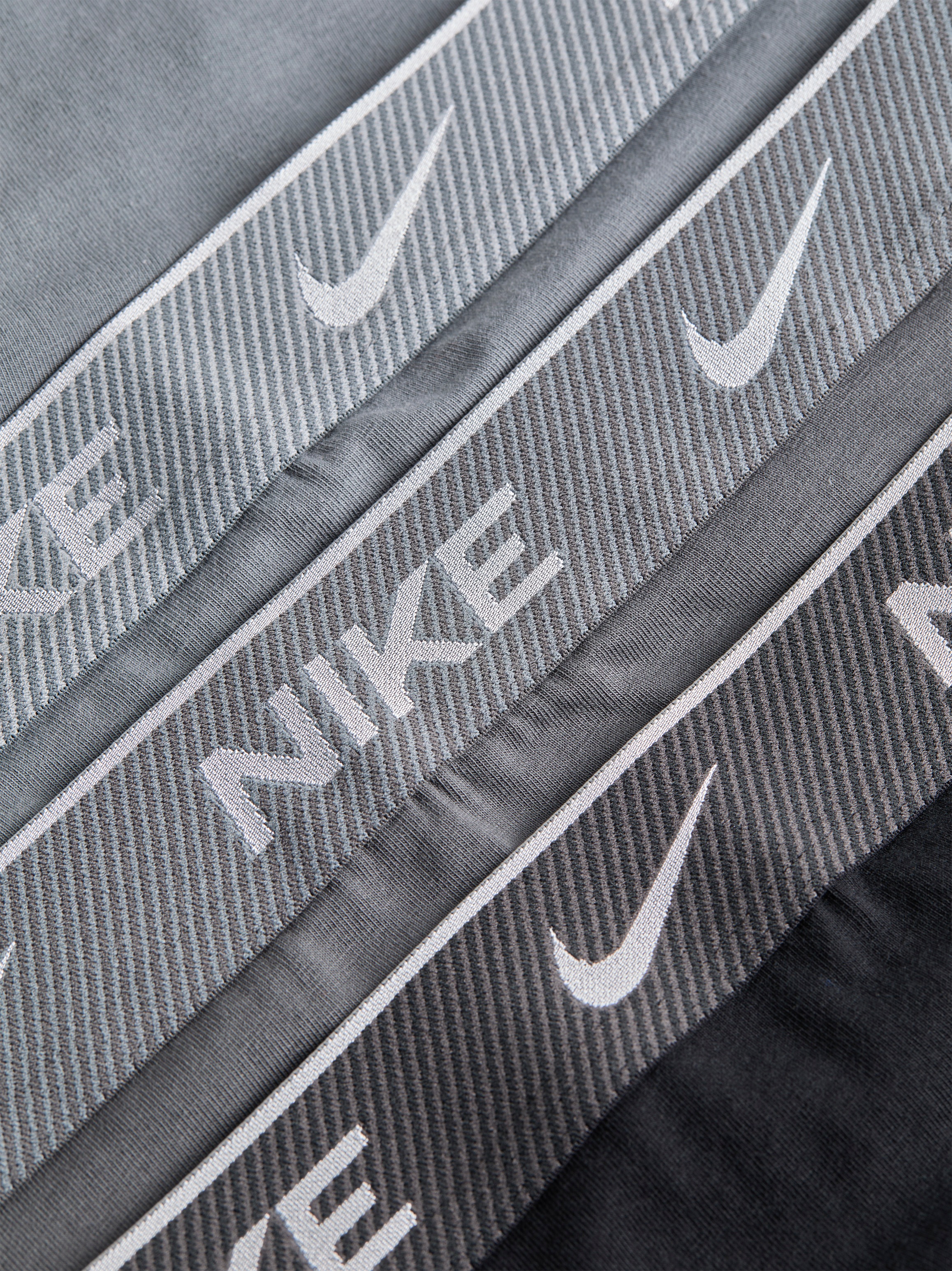 NIKE Underwear Trunk »TRUNK 3PK«, (Packung, 3 St., 3er), mit farbigem NIKE Logo-Elastikbund