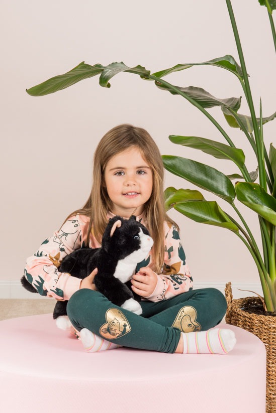 Teddy Hermann® Kuscheltier »Schlenkerkatze schwarz 30 cm«, zum Teil aus recyceltem Material
