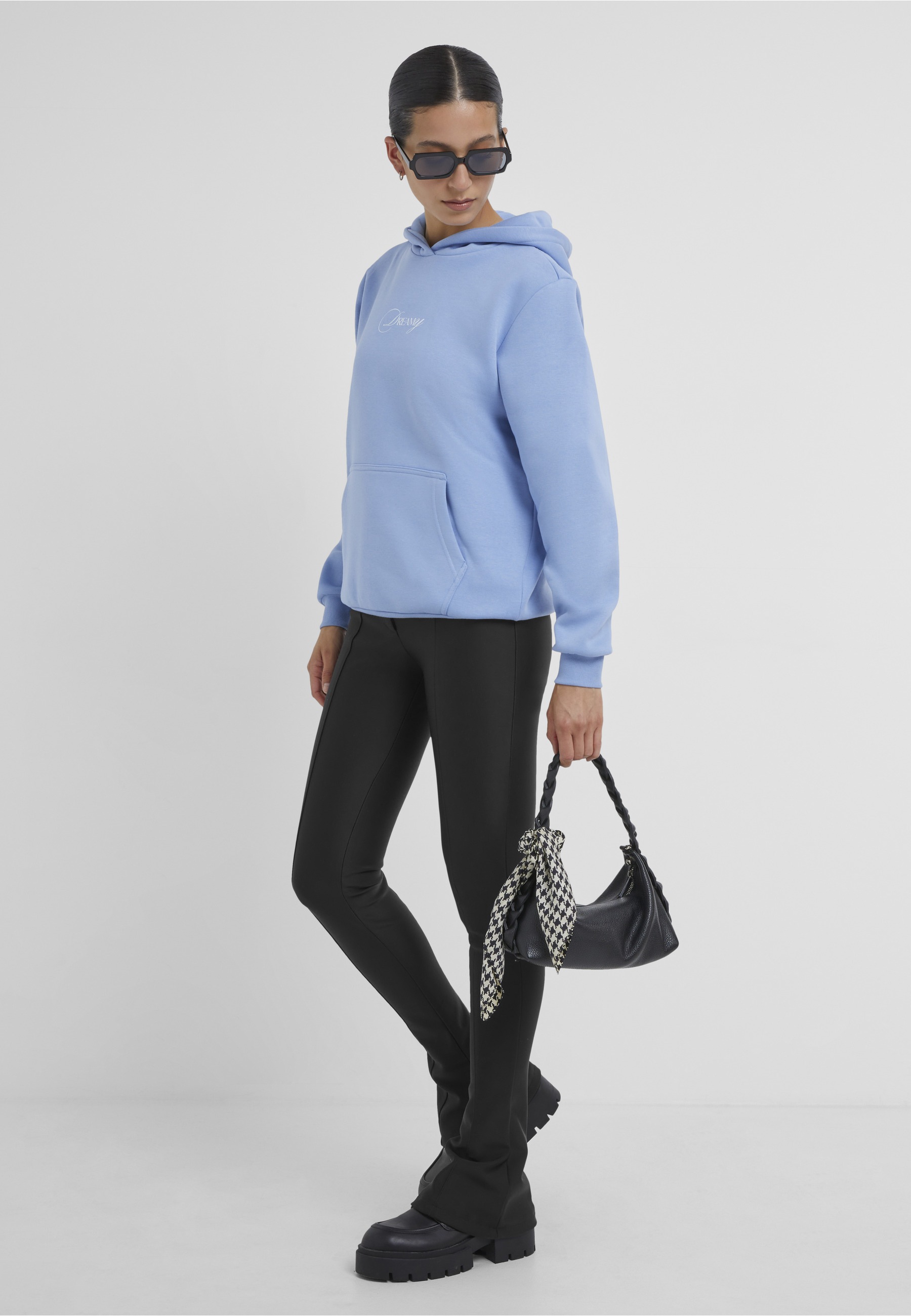 Miss Tee Kapuzensweatshirt »Miss Tee Dreamy Wording Ladies Fluffy Hoody«
