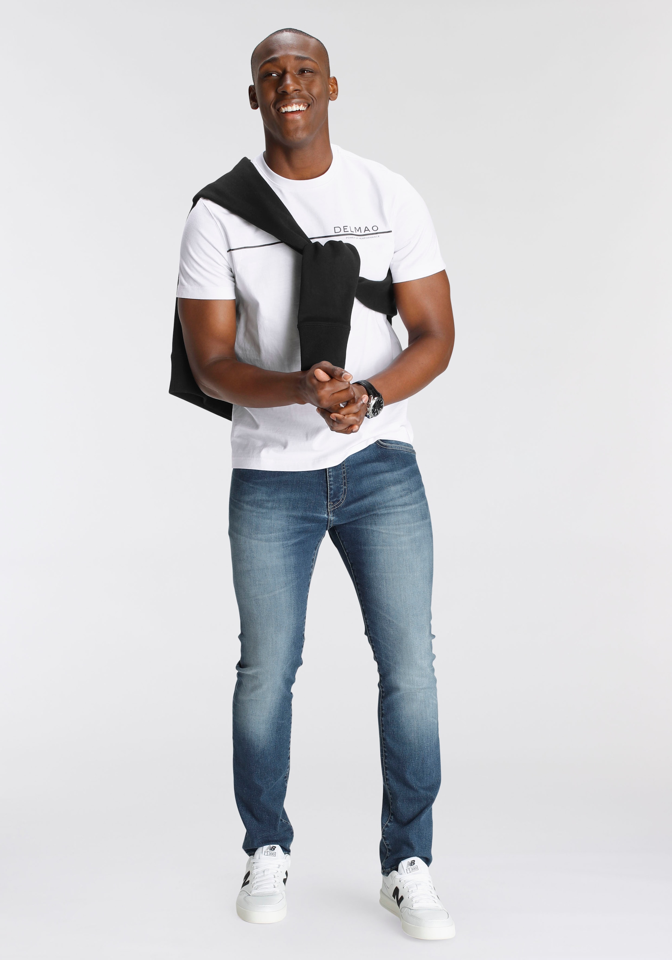 DELMAO T-Shirt, Kurzarm, mit coolem Print, Rundhalsausschnitt, aus 100% Baumwolle
