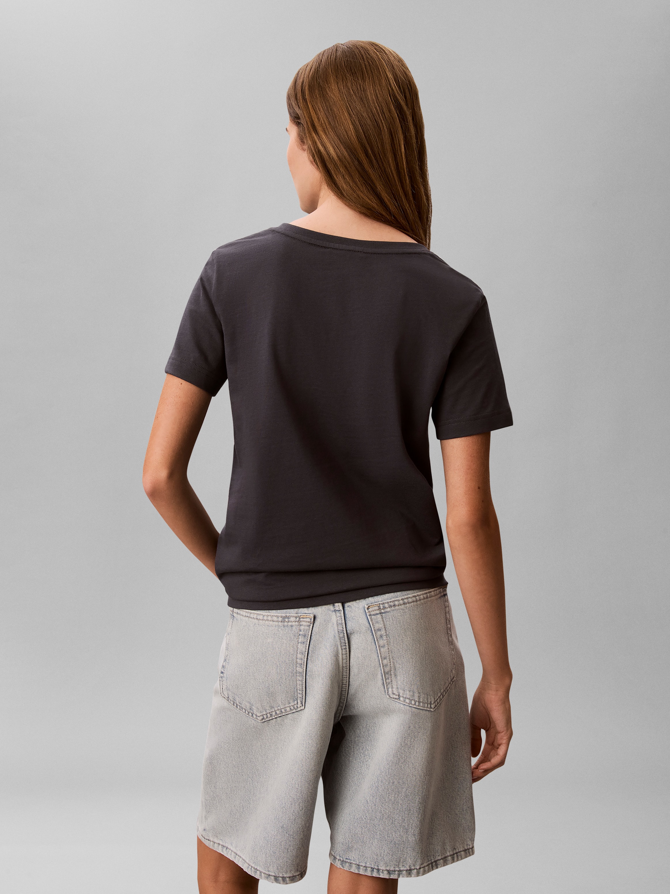 Calvin Klein T-Shirt »Archive Jersey Vnk Tee EU« Mit V-Ausschnitt