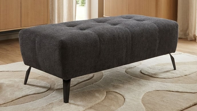 OTTO home Hocker »Viiborg 121 x 63 cm, mit Steppungen, elegant, modern« pflegeleichter Bezug, extra hohe Füße - passend für Saugroboter!