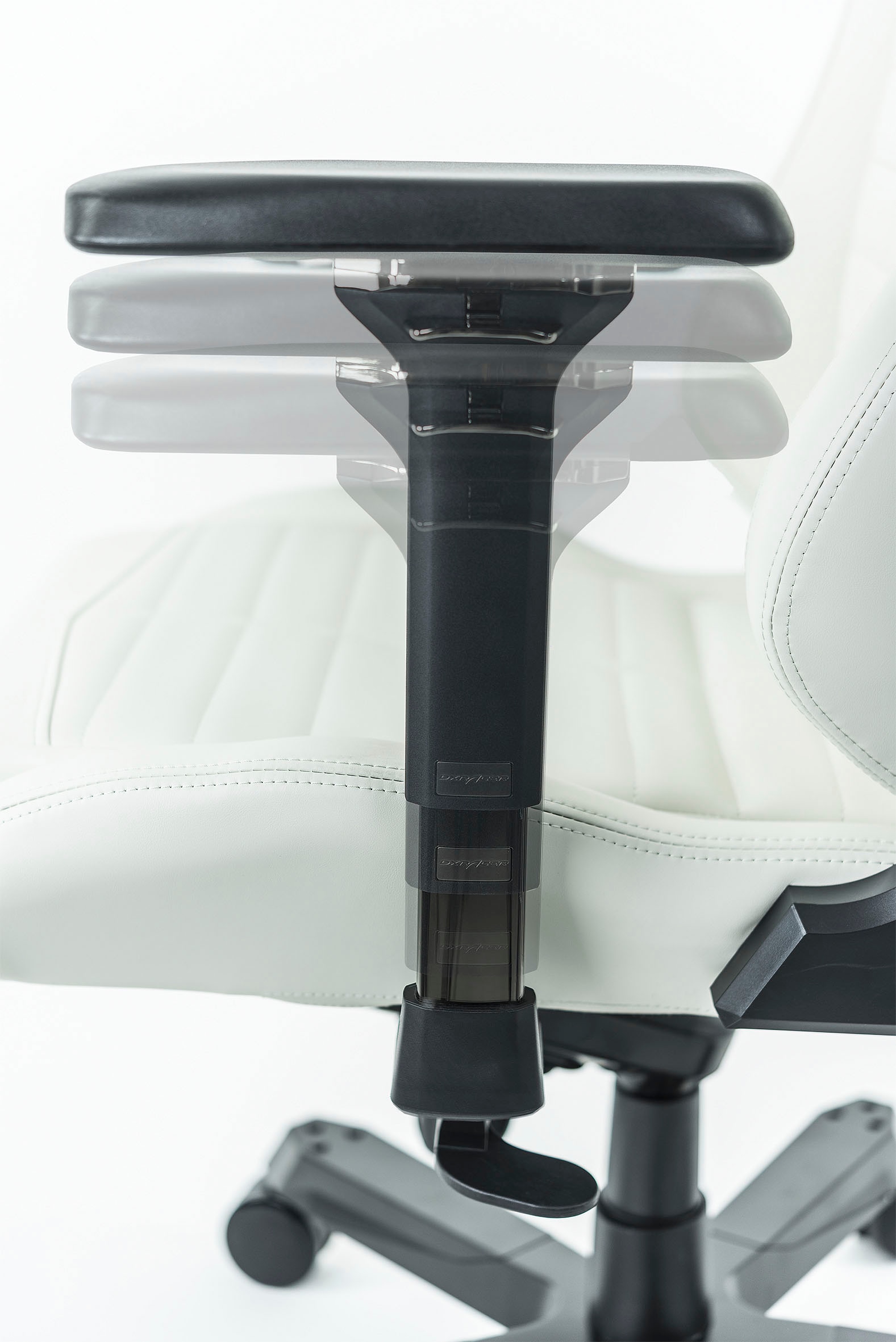 DXRacer Gaming-Stuhl »Master PU Leather White« auf Raten kaufen