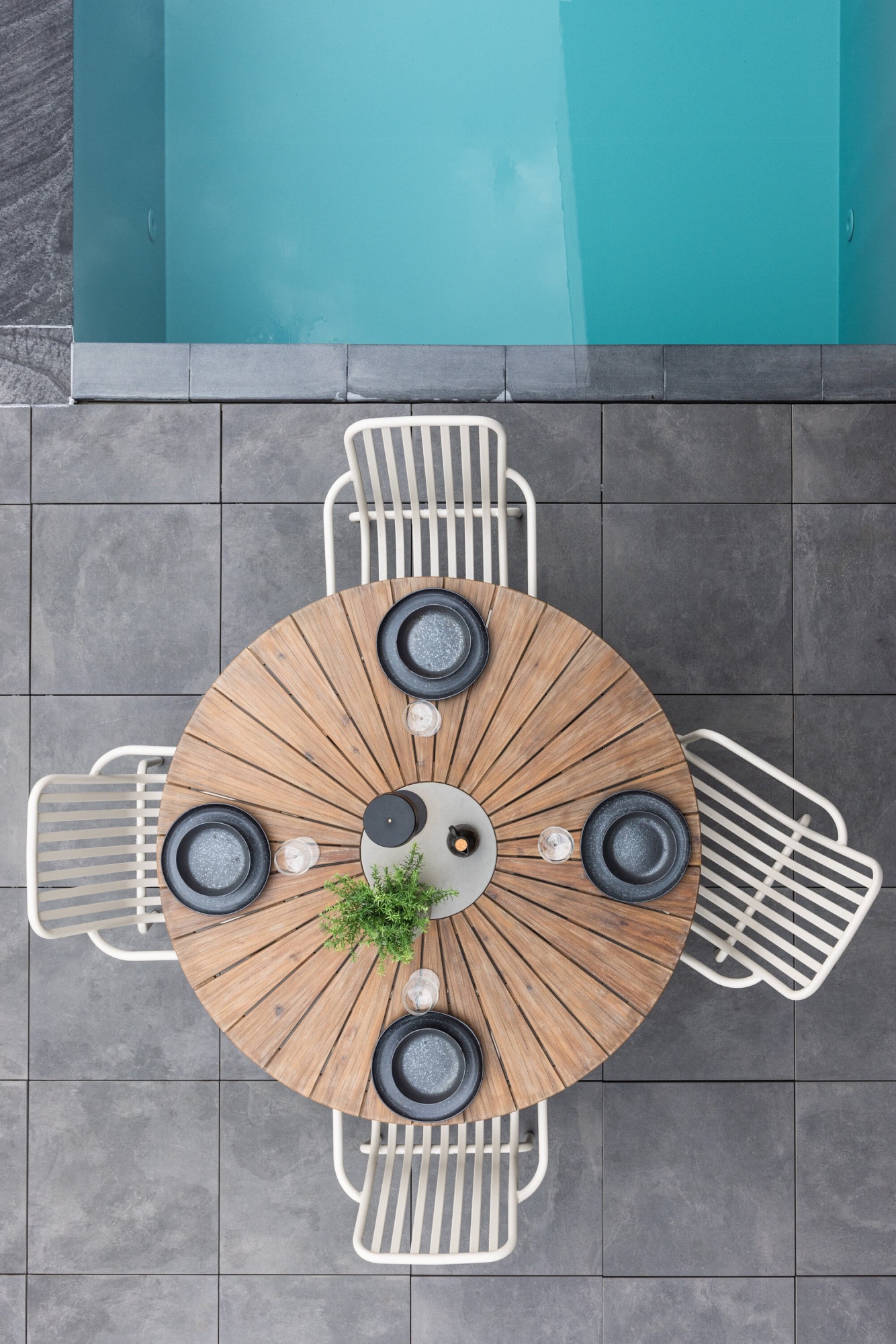 Venture Home Gartentisch »Rosario, runde Esstafel für den Außenbereich« Outdoortisch rund, Metallgestell, pflegeleicht