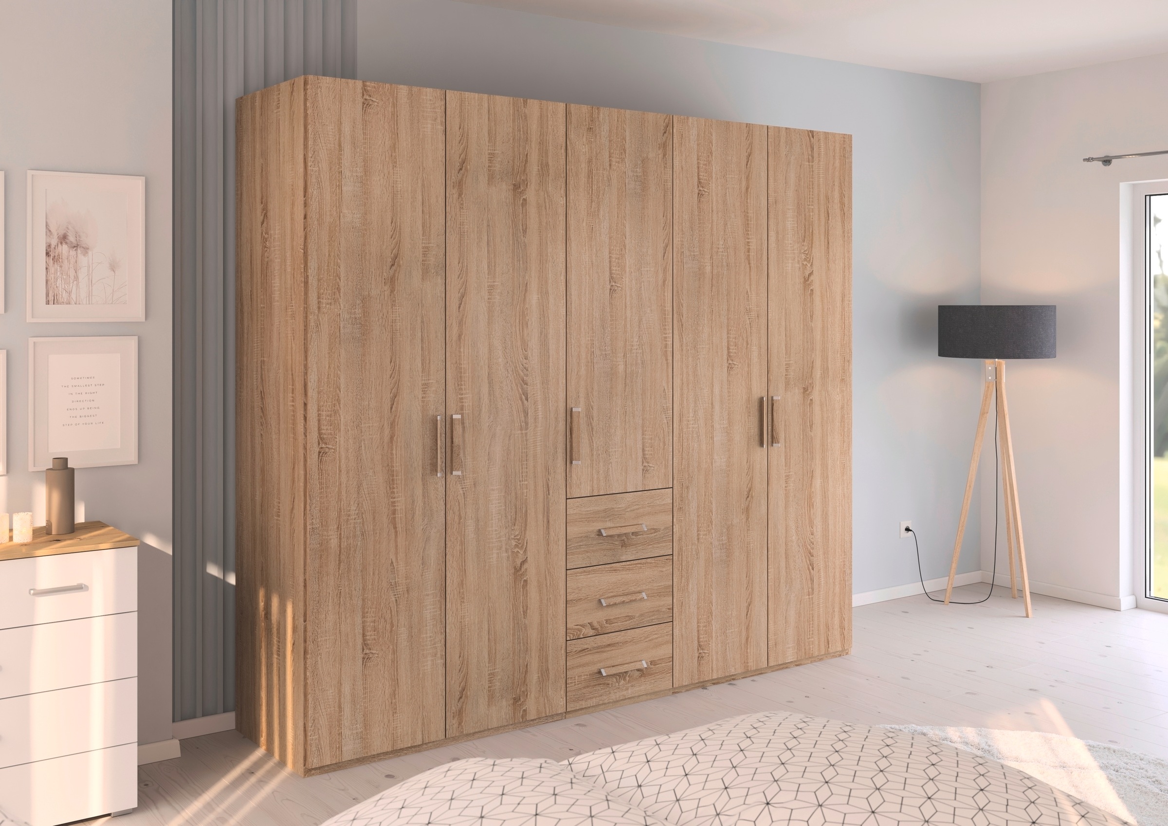 rauch Drehtürenschrank »Kleiderschrank Schrank Garderobe Schlafzimmerschrank EVELYN«, (in 2 Höhen 197 oder 210 cm erhältlich), in elegantem Stil mit Schubladen 3 Breiten und 2 Höhen MADE IN GERMANY