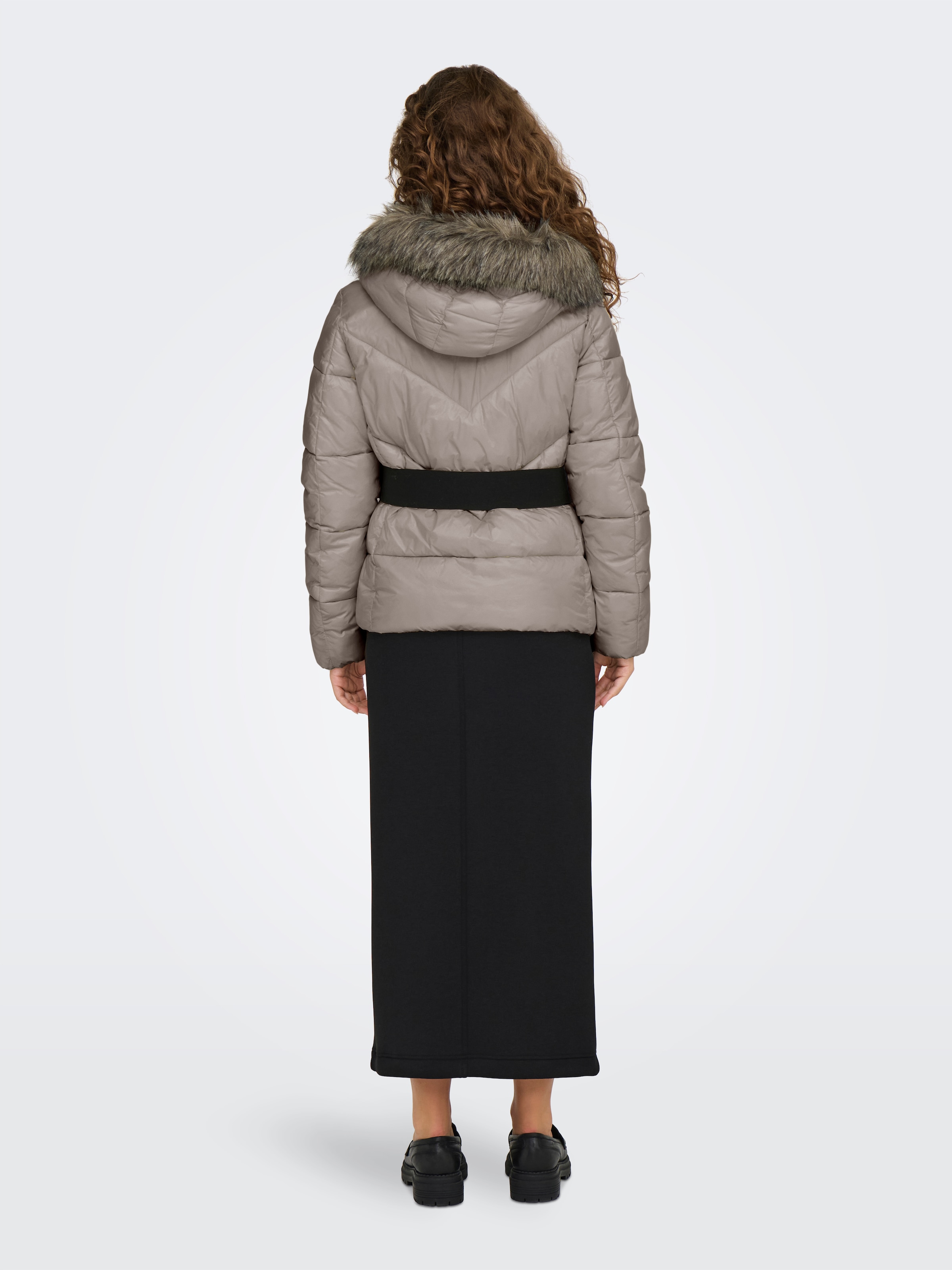ONLY Steppjacke »ONLFEVER SHORT PUFFER LIFE CC OTW«, mit Kapuze