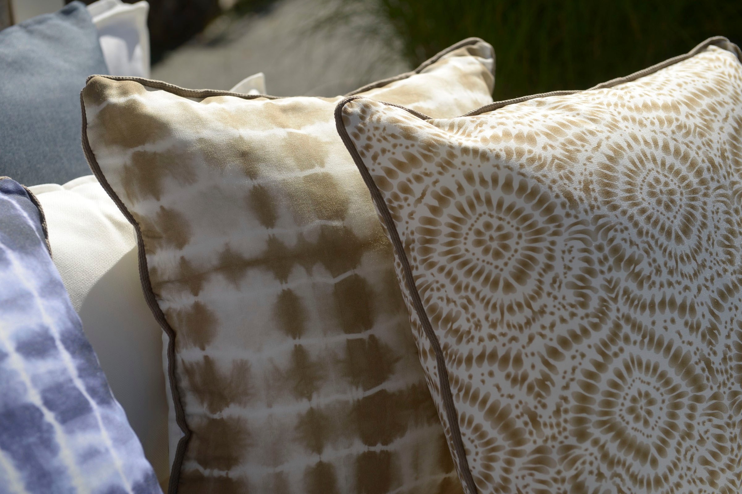 H.O.C.K. Dekokissen »Badu Batik Steel Outdoor«, mit Keder, Kissenhülle mit Füllung, 1 Stück