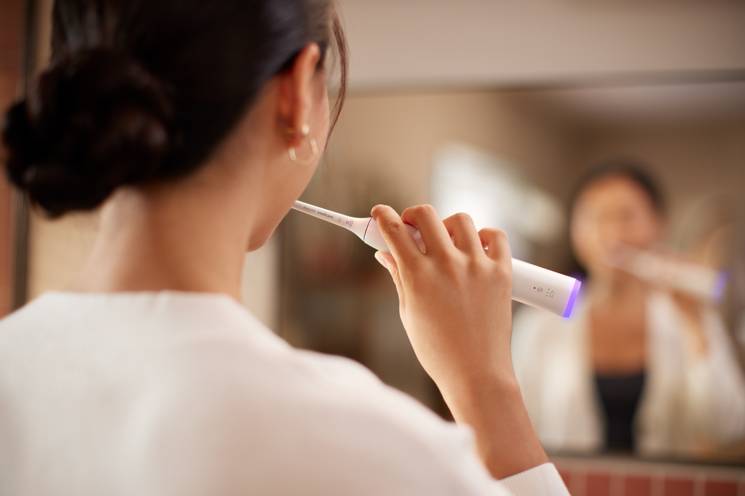 Philips Sonicare Elektrische Zahnbürste »Series 6500 HX7410/02«, 2 St. Aufsteckbürsten, mit Andruckkontrolle, 3 Intensitätsstufen, inkl. Ladegerät, Reiseetui