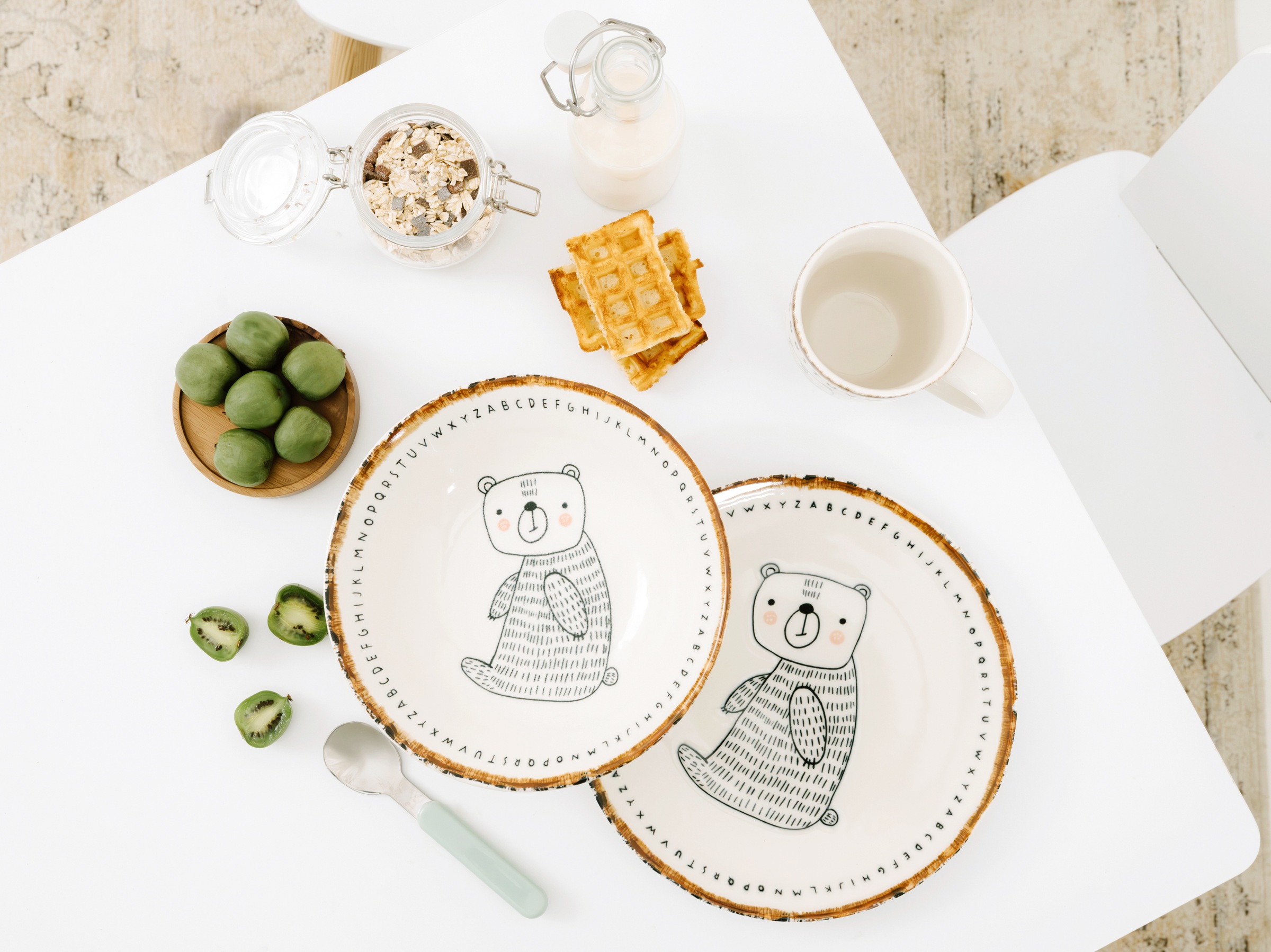 CreaTable Kindergeschirr-Set »Freunde des Waldes Bär, Kinder Set 3-tlg.« Tiermotive, skandinavischer Stil, unregelmäßiger brauner Rand