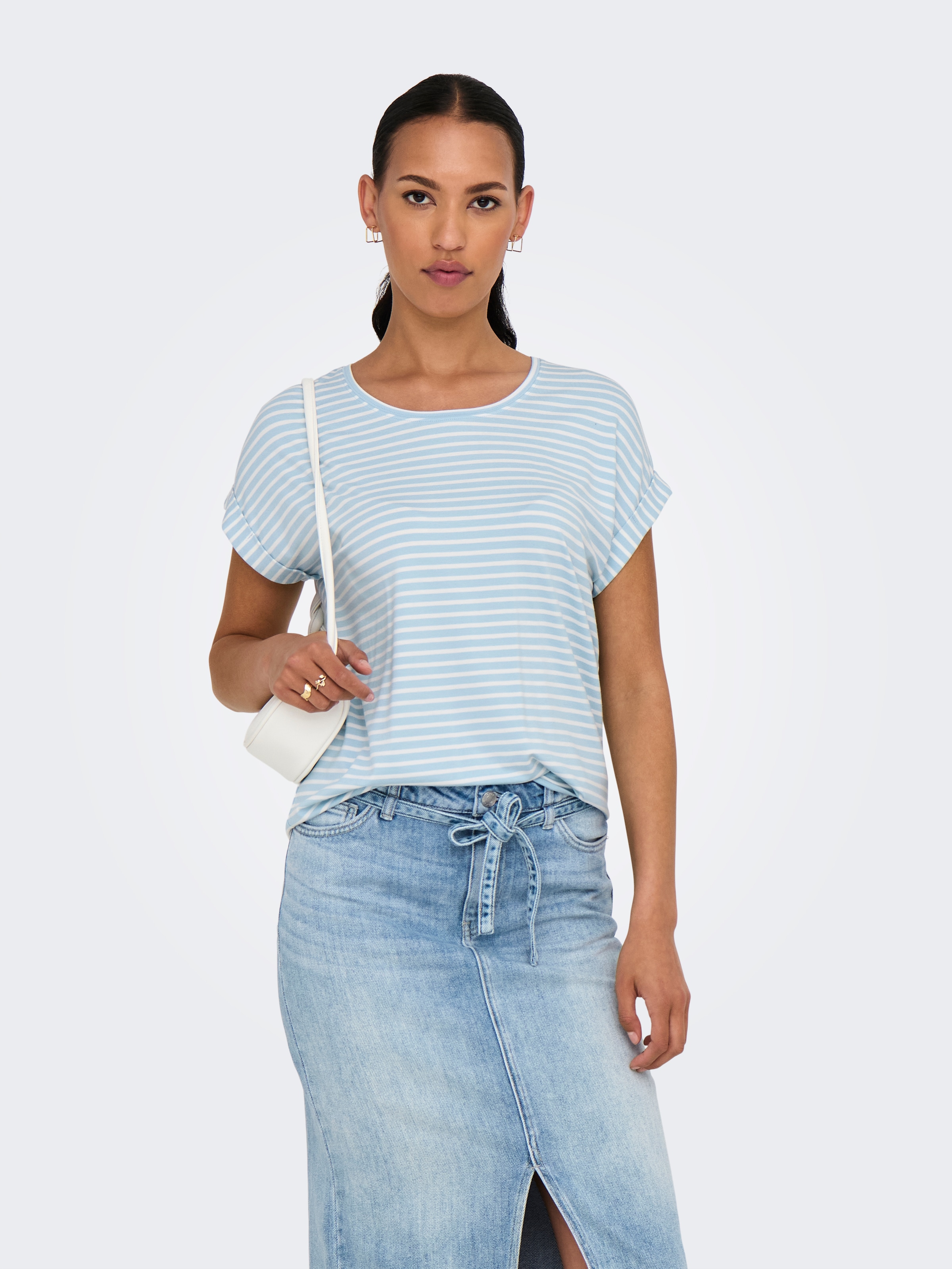 ONLY Kurzarmshirt »ONLMOSTER STRIPE S/S O-NECK TOP JRS NOOS« gestreift, lässig geschnitten, Jersey, Rundhals, Viskosemischung