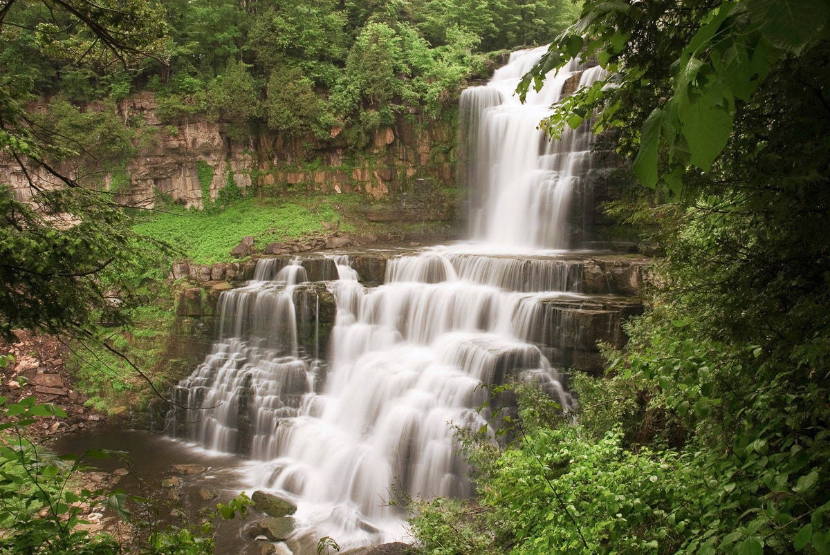 Papermoon Fototapete »Wasserfall im Wald« günstig online kaufen