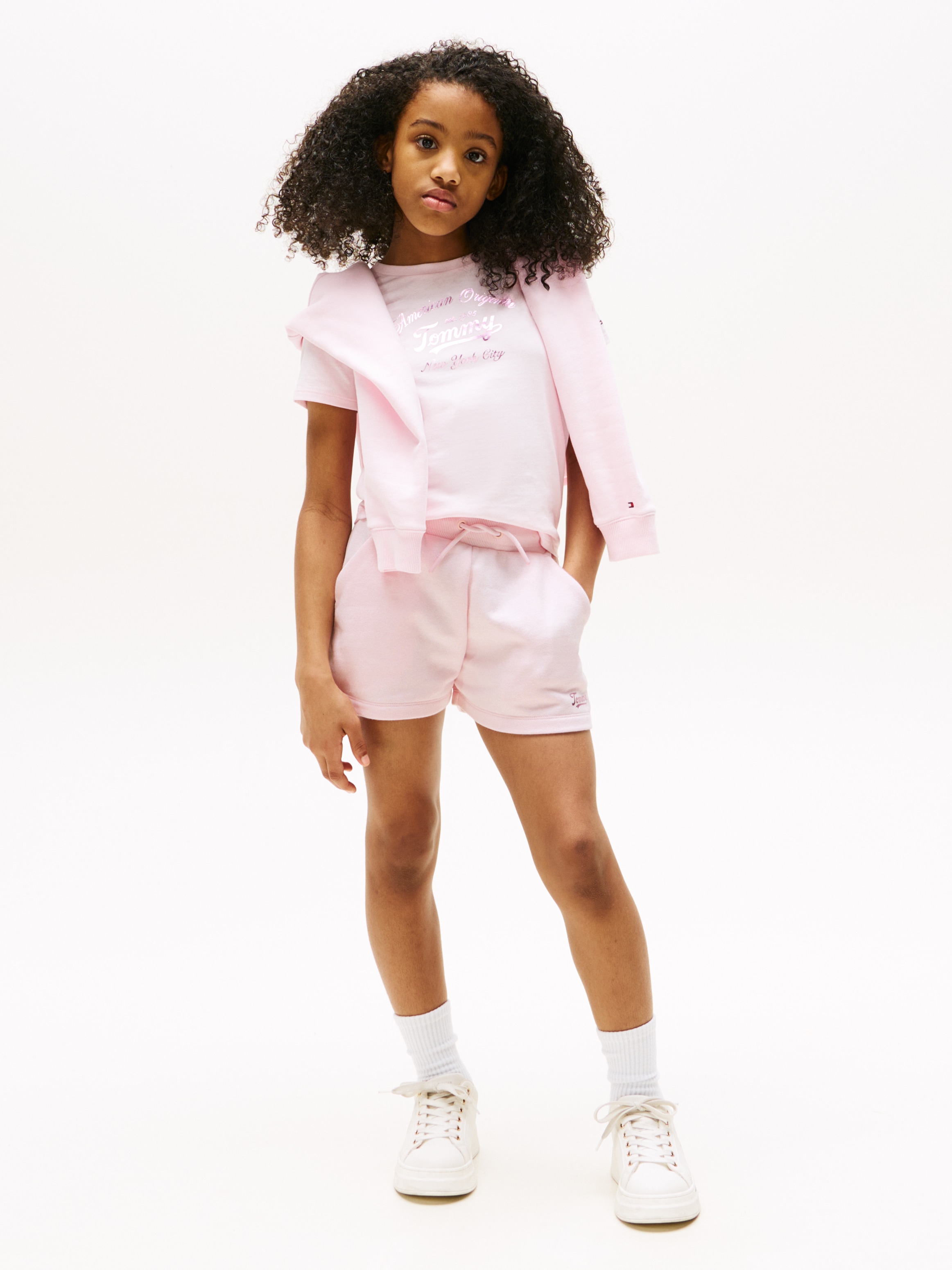 Tommy Hilfiger Sweatshorts »TOMMY SCRIPT SWEATSHORT«, für Kinder bis 16 Jahre, glänzender Logo-Schriftzug