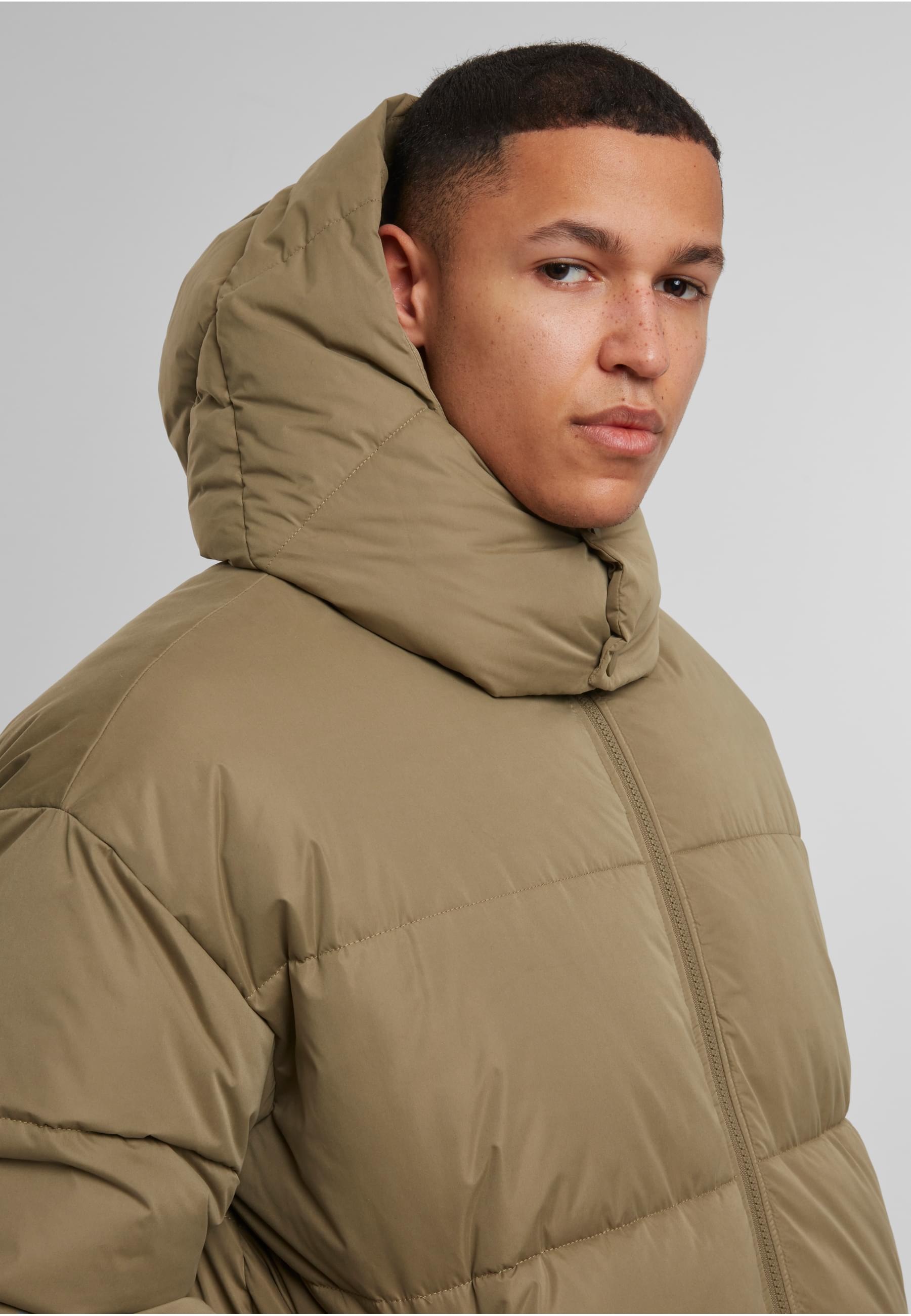 URBAN CLASSICS Winterjacke »Urban Classics Puffer Jacket With Flap Hood« 1 Stk. tlg. mit Kapuze