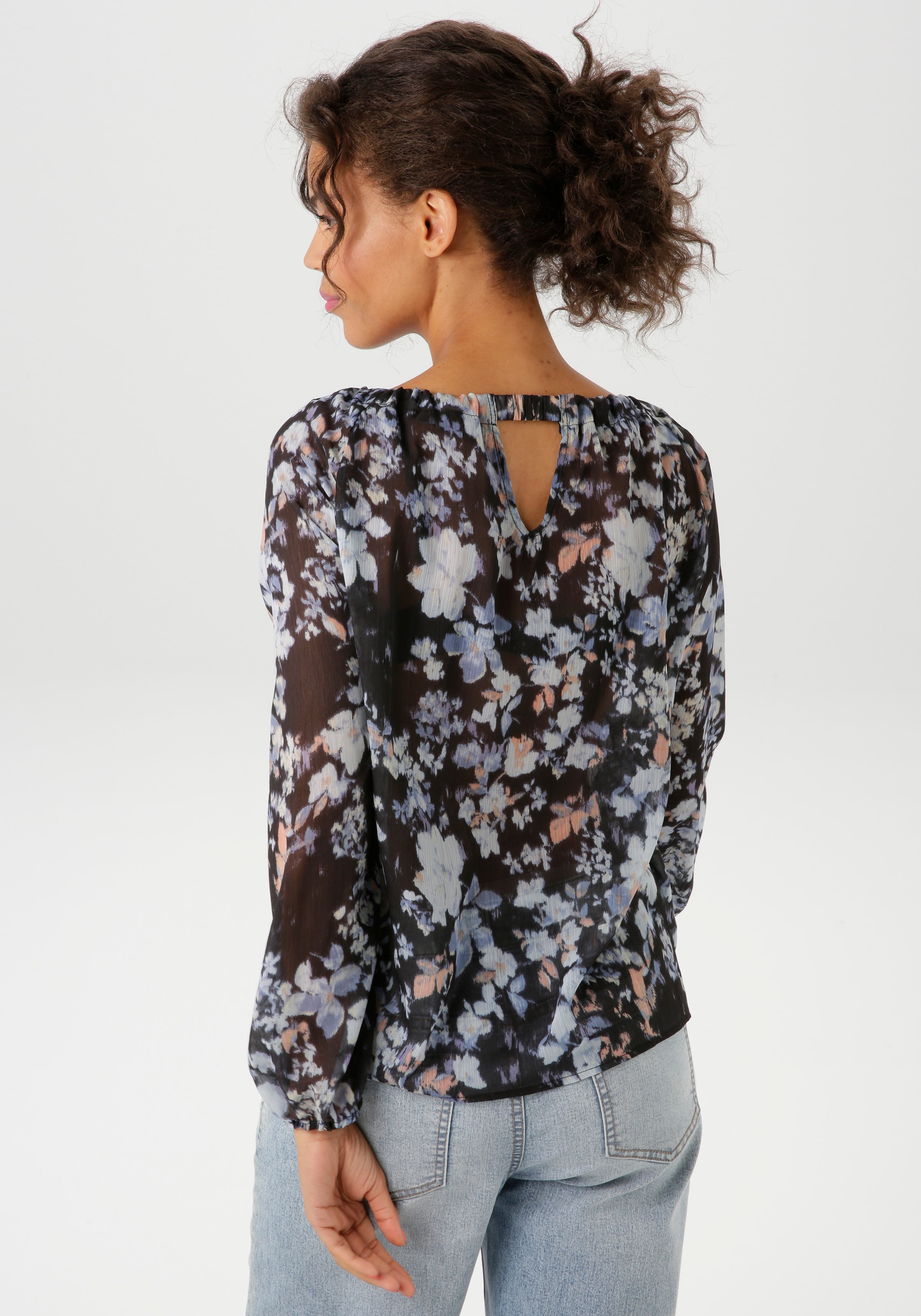 Aniston CASUAL Schlupfbluse mit raffiniertem Cut-Out im Rücken