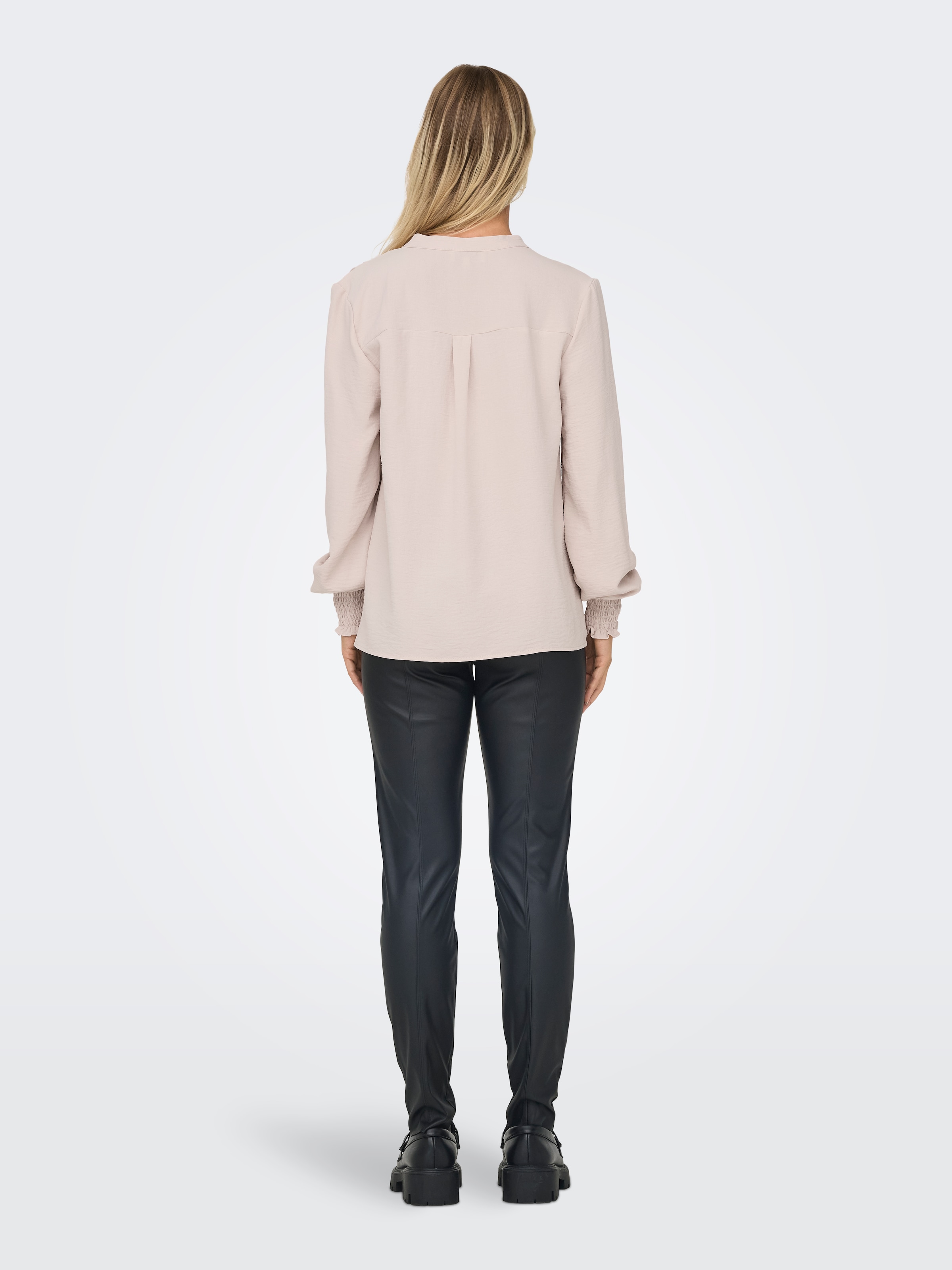 ONLY Blusenshirt »ONLMETTE V-NECK LS SMOCK TOP NOOS WVN«