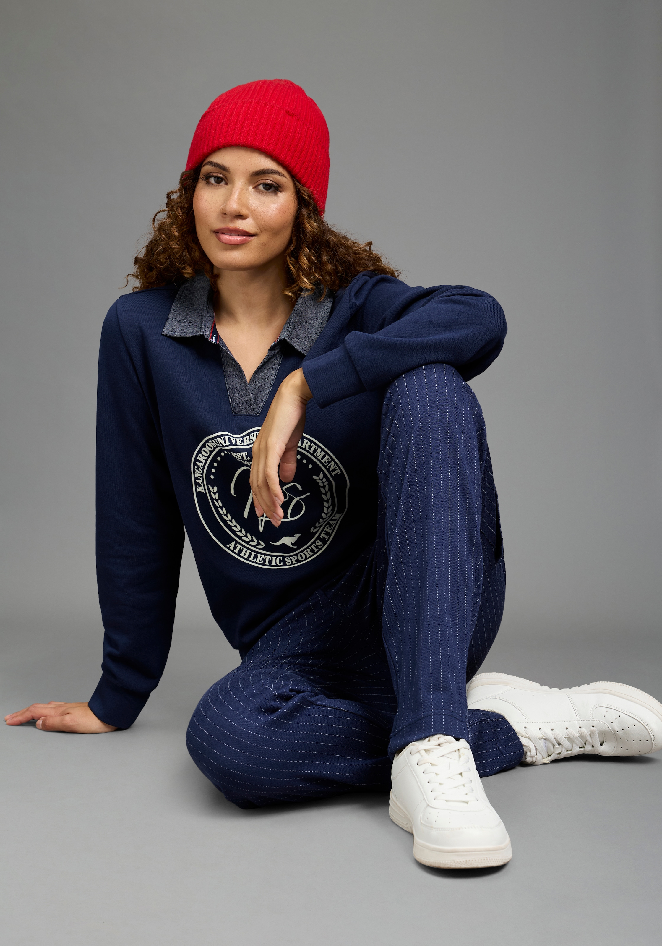 KangaROOS Sweatshirt , mit Polokragen und Blende, hüftlange Schnittform
