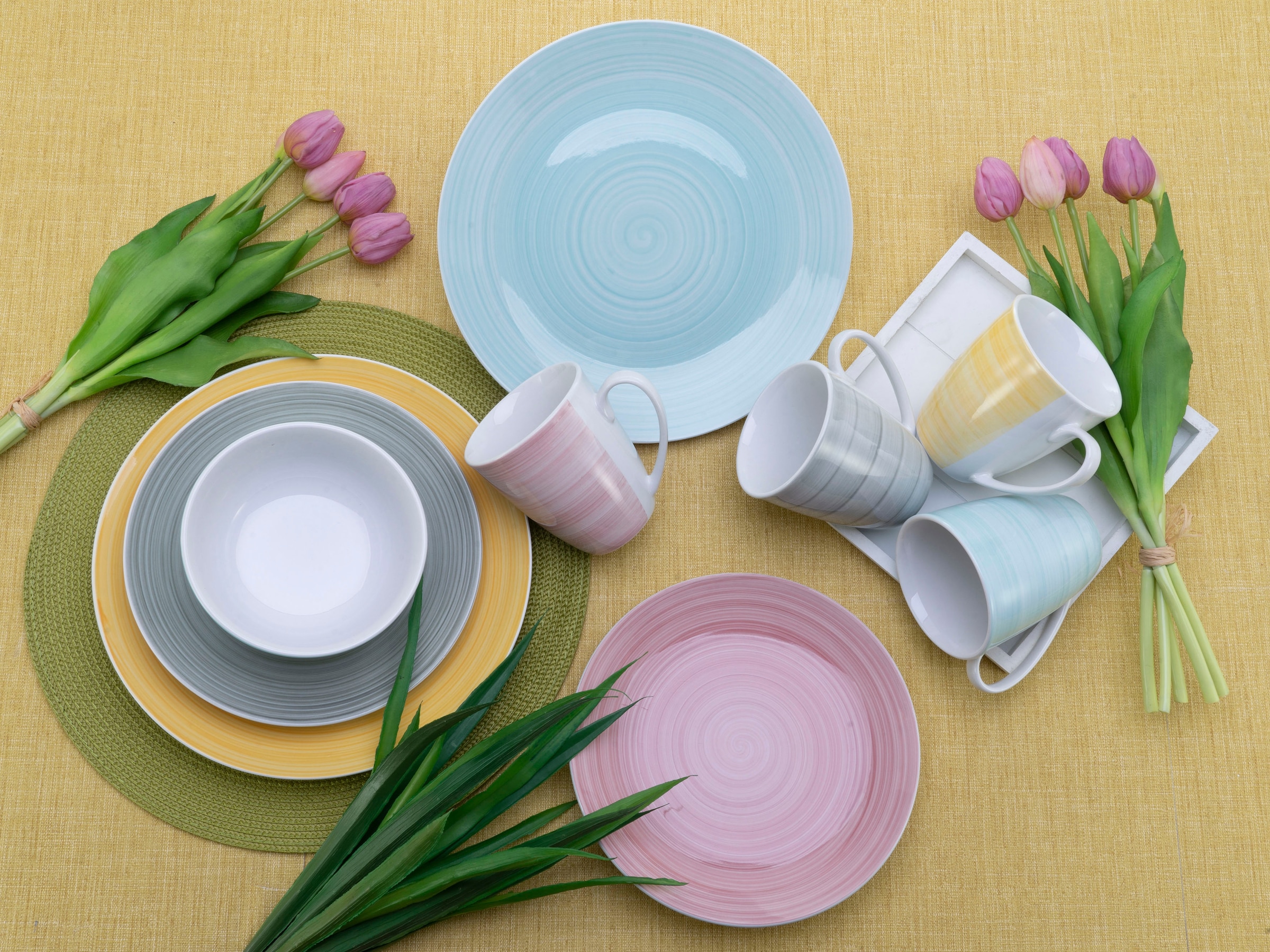 CreaTable Kombiservice »Geschirr-Set Pastello«, (Set, 16 tlg., Kaffeeservice und Tafelservice im Set, für 4 Personen), Service, handgemalte Spirale, 16 Teile, für 4 Personen