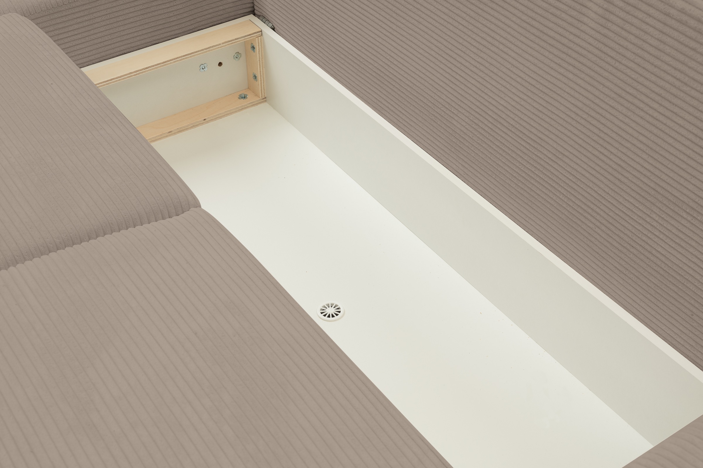 WERK2 Ecksofa »Riwa, modernes Sofa zum Kuscheln und Entspannen, Breite 300cm, L-Form«, Trendiges Ecksofa mit vielen Kissen, Schlaffunktion & Bettkasten