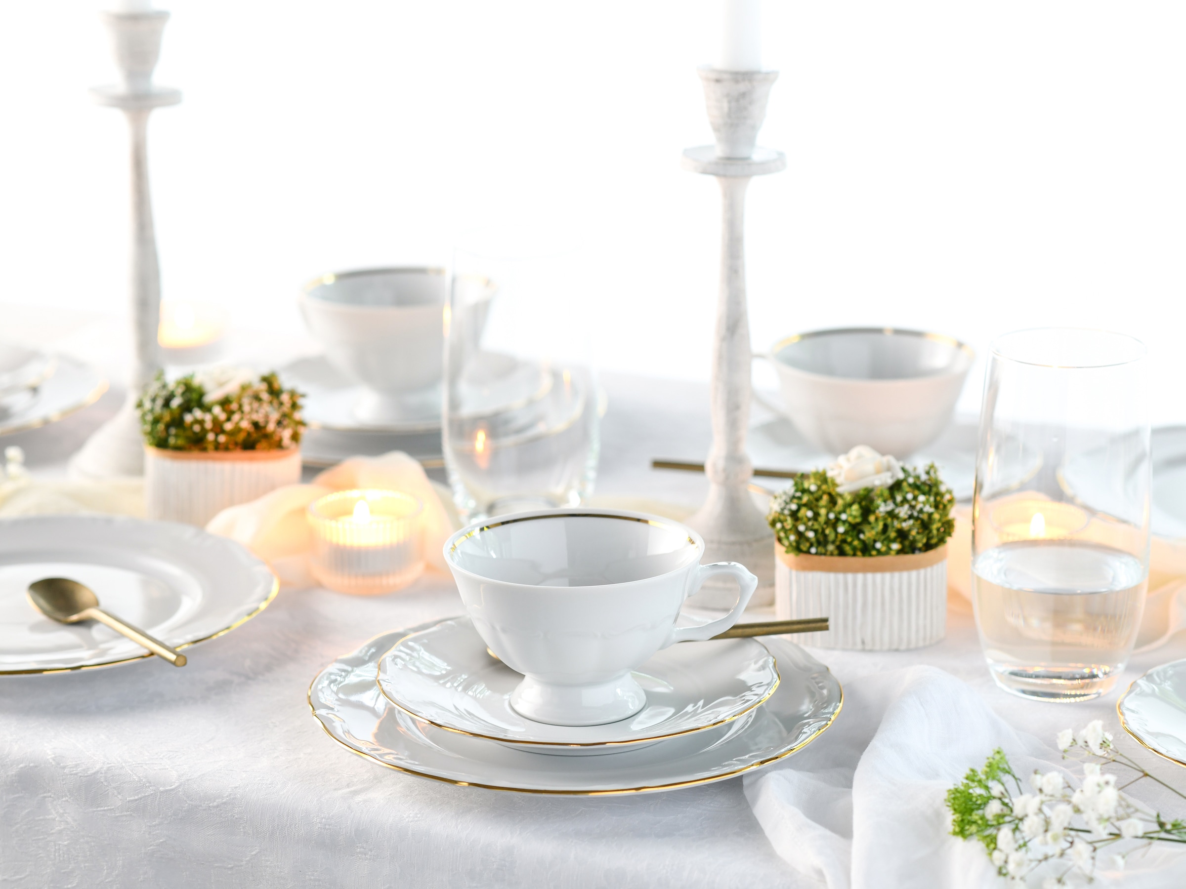 CreaTable Kaffeeservice »Maria Theresia, KaffeeService 18-tlg«, (Set, 18 tlg.), Traditionelle Porzellanform