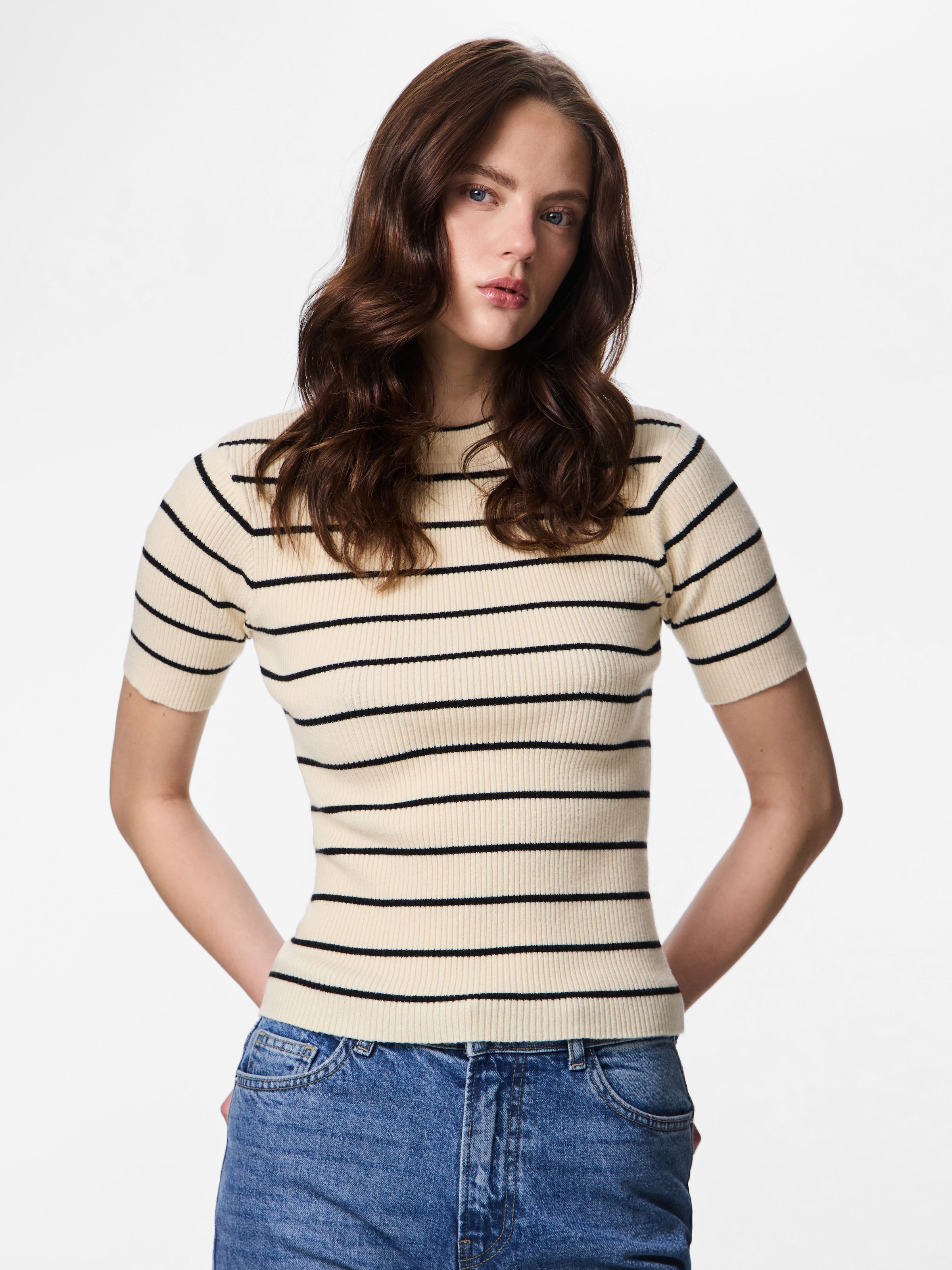 pieces Kurzarmpullover »PCMIRA SS O-NECK KNIT NOOS BC« Viskosemischung, Kurzarm