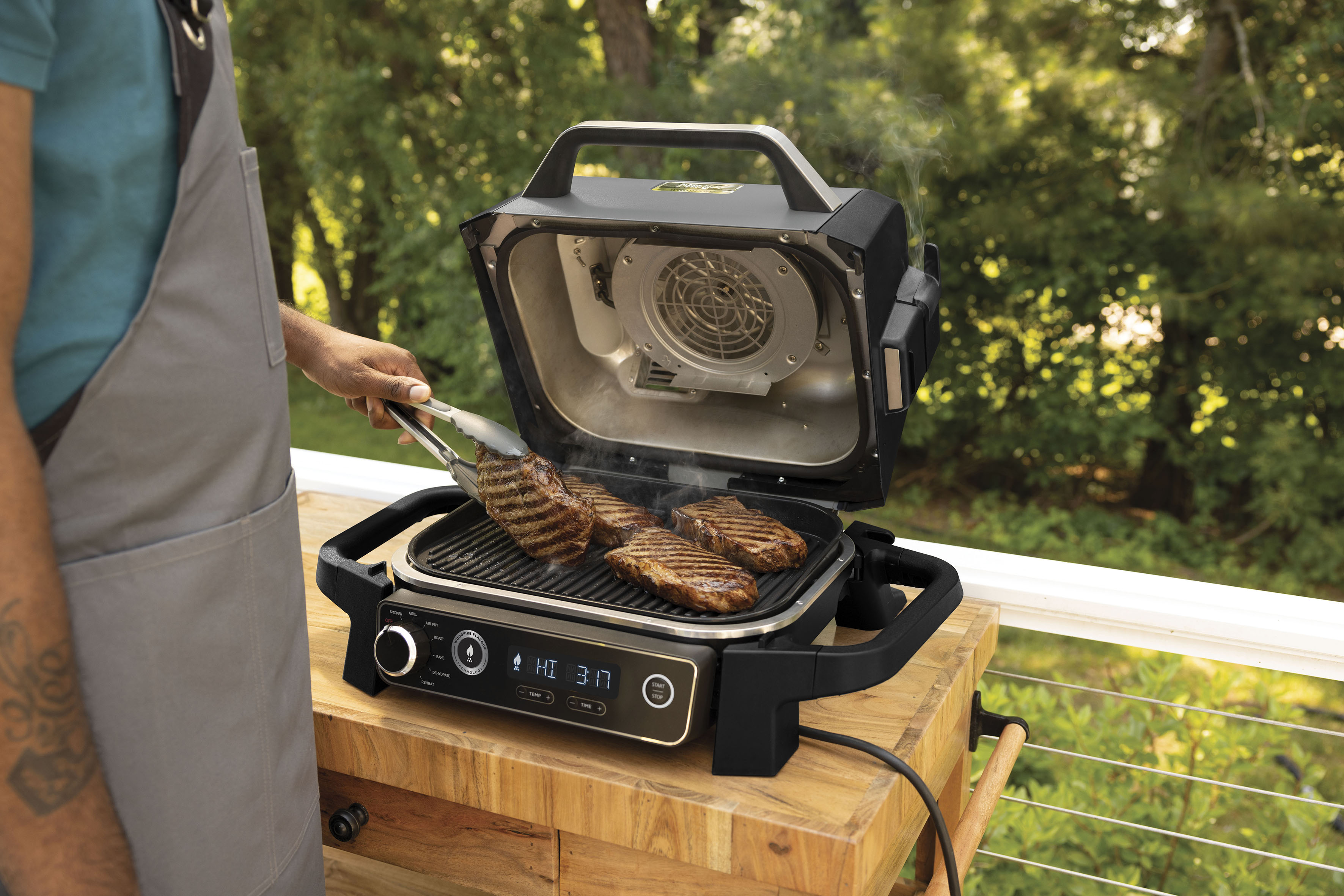 Tischgrill »Ninja Woodfire OG701«, 2400 W, Elektrischer Outdoor Grill