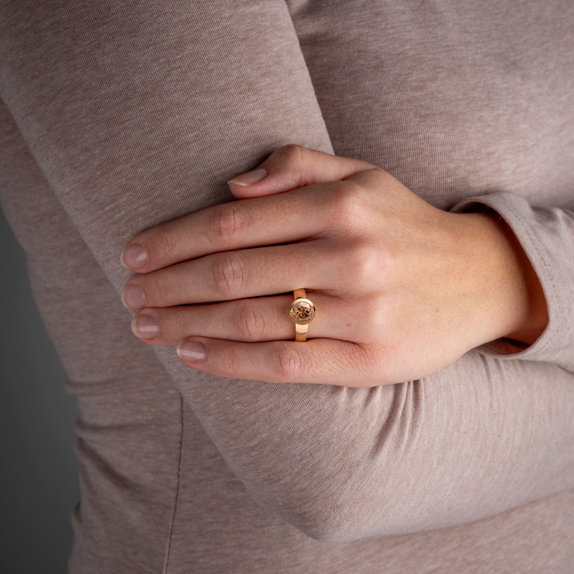 Orolino Fingerring »Gold 750 mit natürlichem leicht braunen Brillant 2,0 ct.«