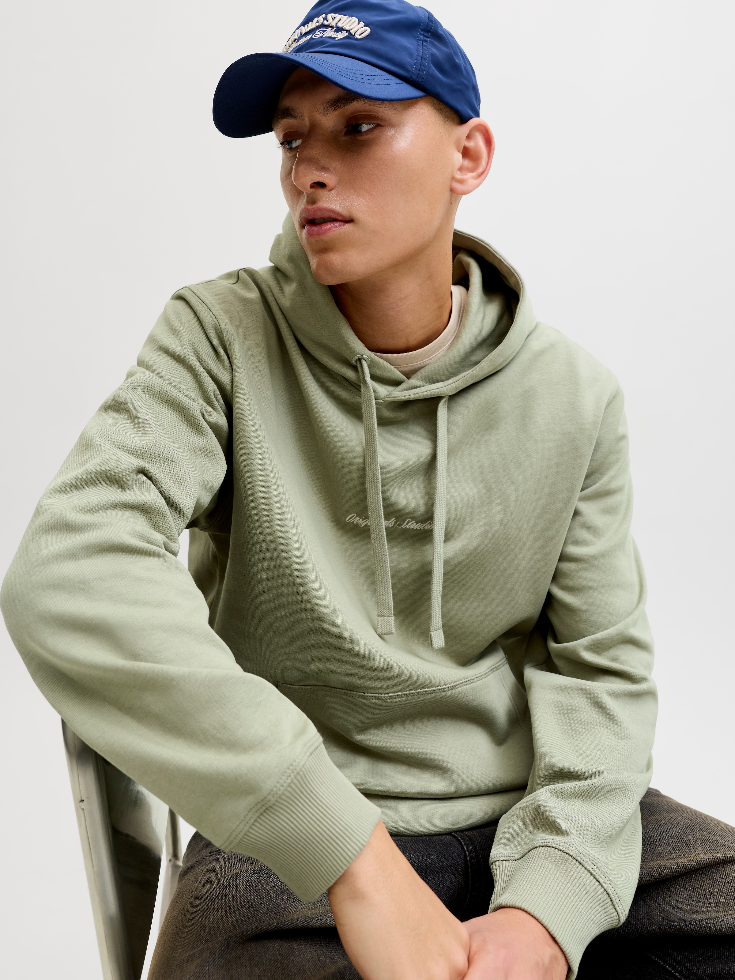 Jack & Jones Kapuzensweatshirt »JORNORREBRO EMB SWEAT HOOD NOOS«, mit Logo Print
