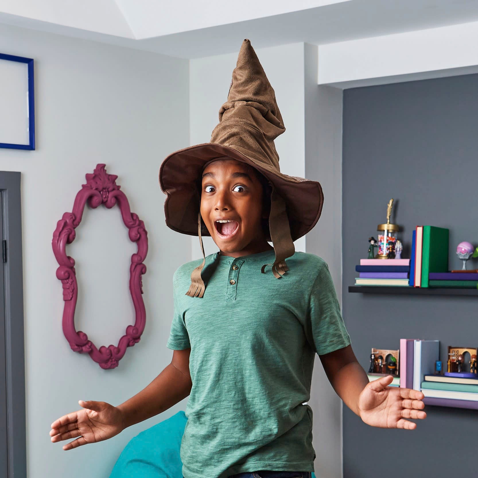 Spin Master Spielfigur »Wizarding World - Sprechender Hut (zweisprachig DE+IT)«, mit Geräuschen und Bewegungen