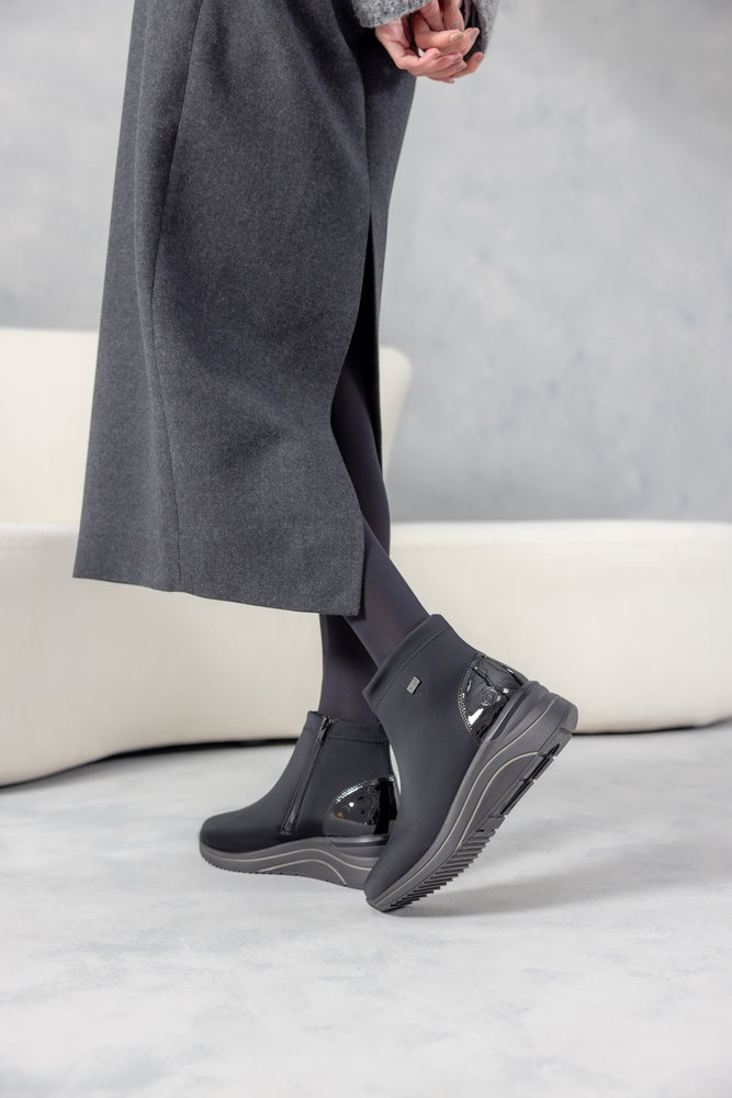Remonte Keilstiefelette  Reißverschluss-Boots mit wasserabweisender TEX-Membrane