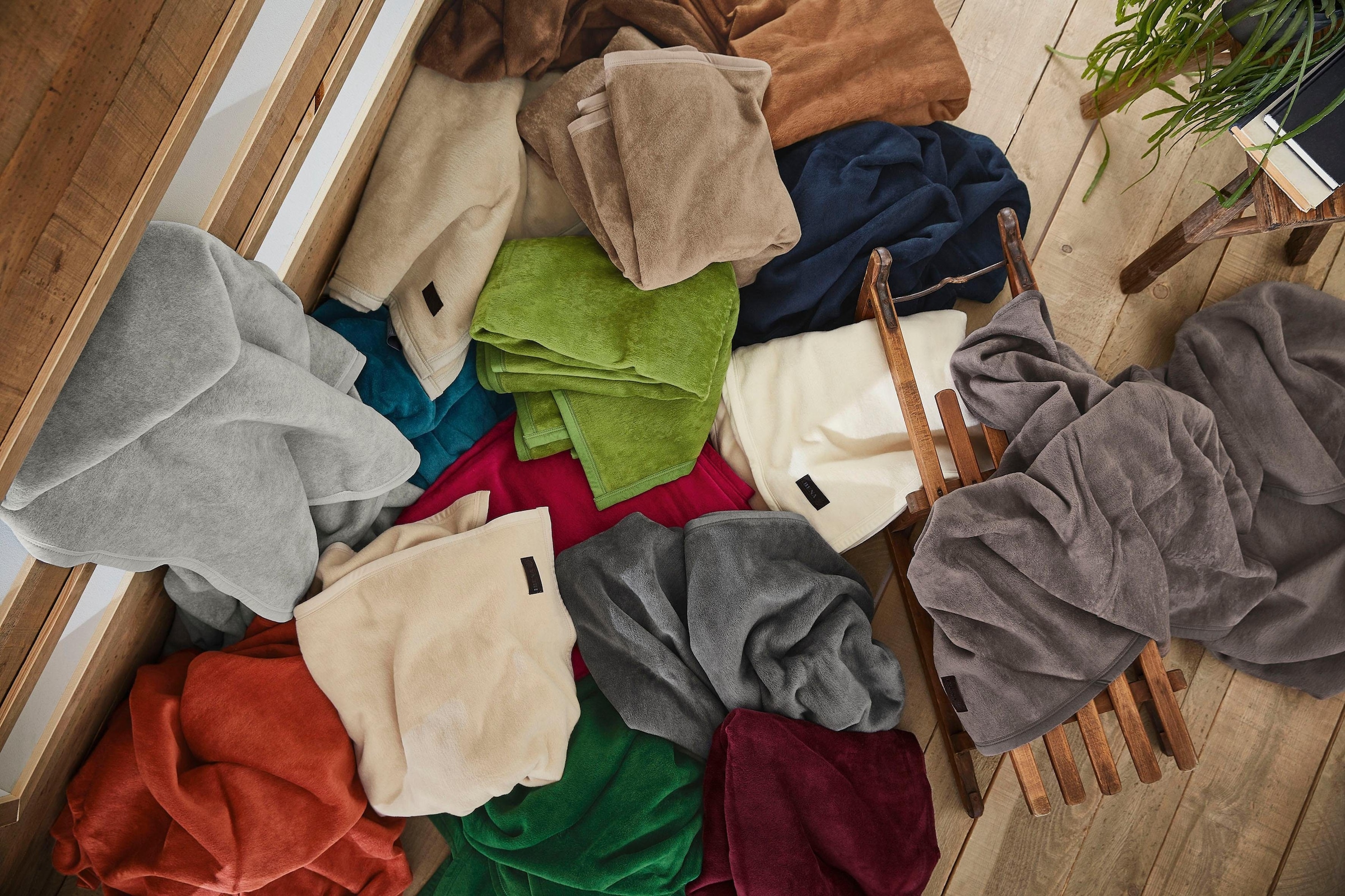 IBENA Wohndecke »Berlin«, Hochwertige Konfektion mit Markenpatch, Kuscheldecke