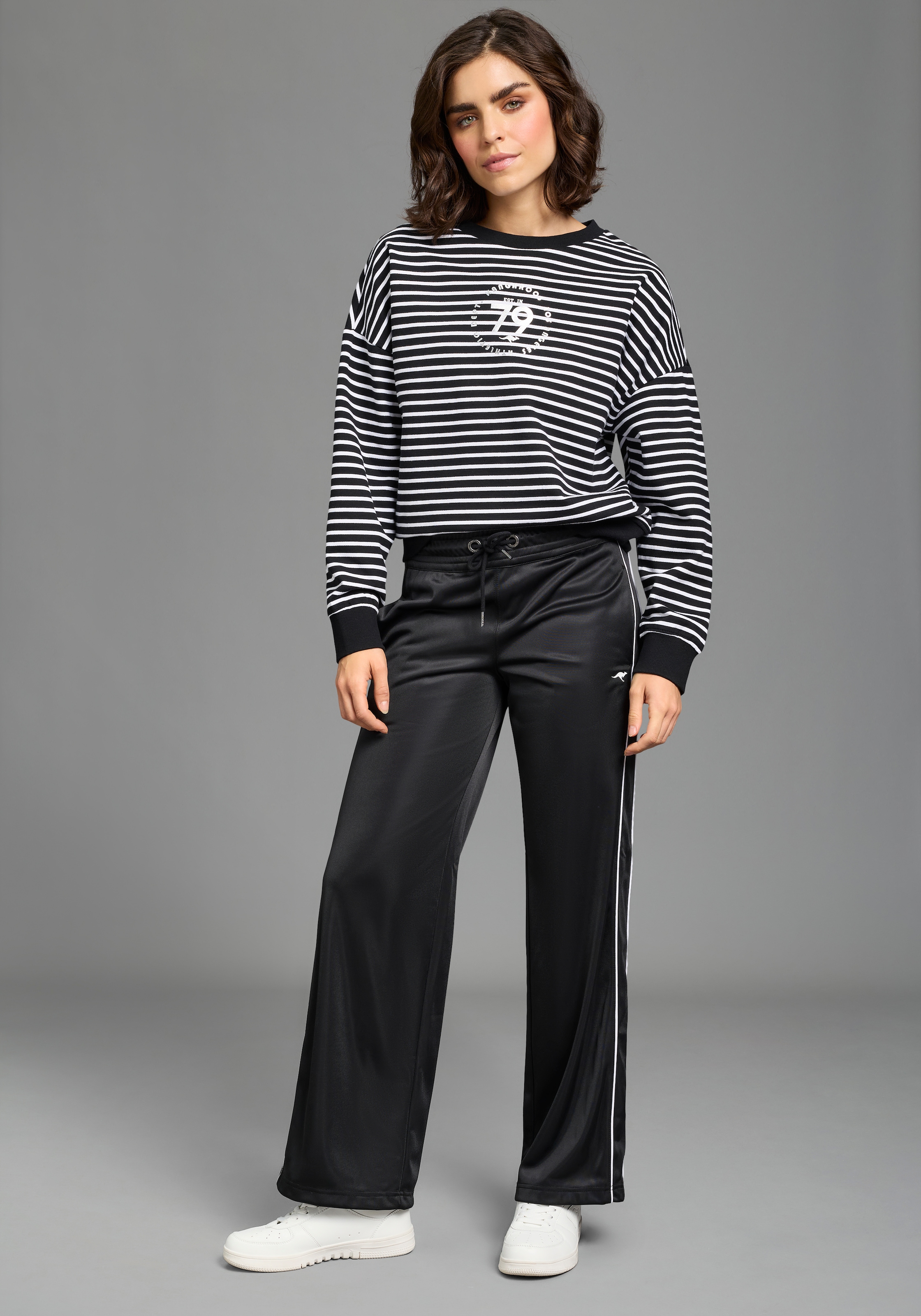 KangaROOS Sporthose  casual Trikot-Hose, bequemer Schnitt, mit Bindeband am Bund