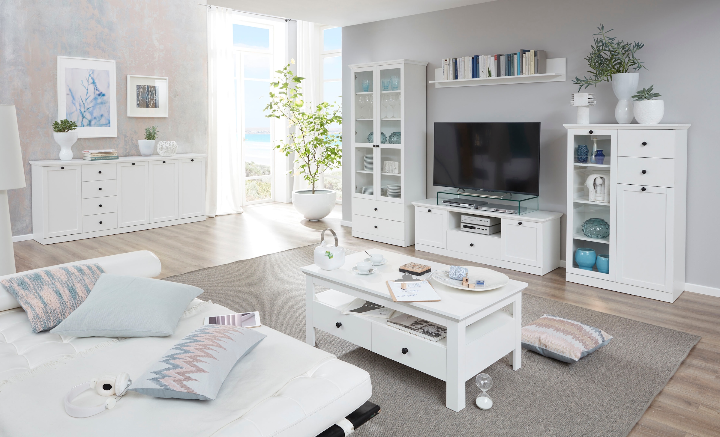 Home affaire Lowboard »Örebro« Kommode, zeitloser Landhausstil, mit Vollauszug, Beleuchtung optional