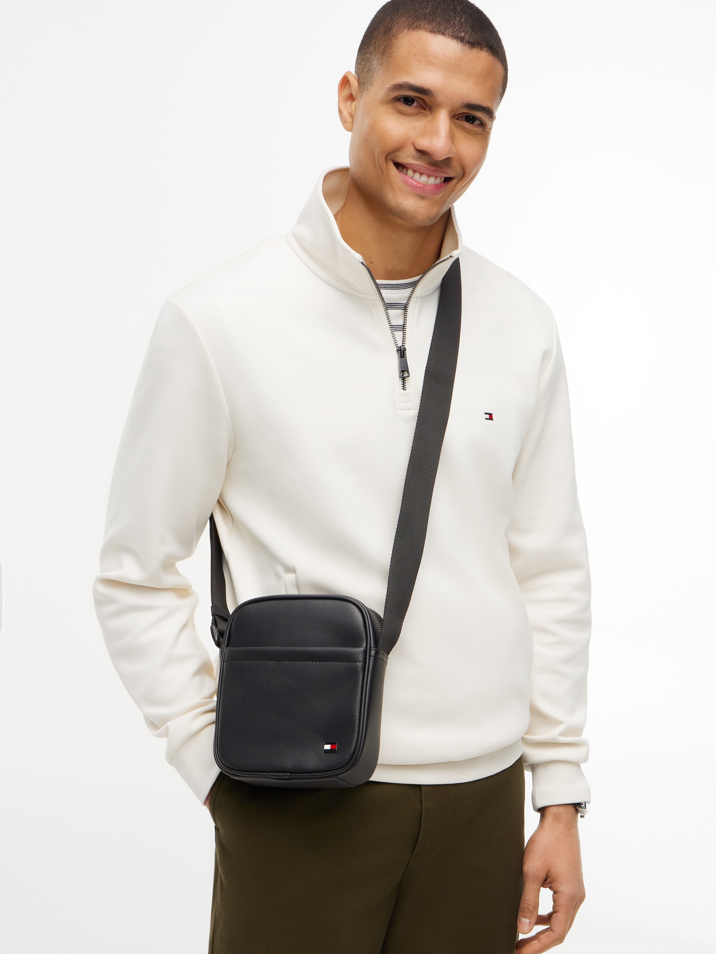 Tommy Hilfiger Umhängetasche »TH FOUNDATION MINI REPORTER« Unisex Umhängetasche mit kleinem Logoflaggen-Detail