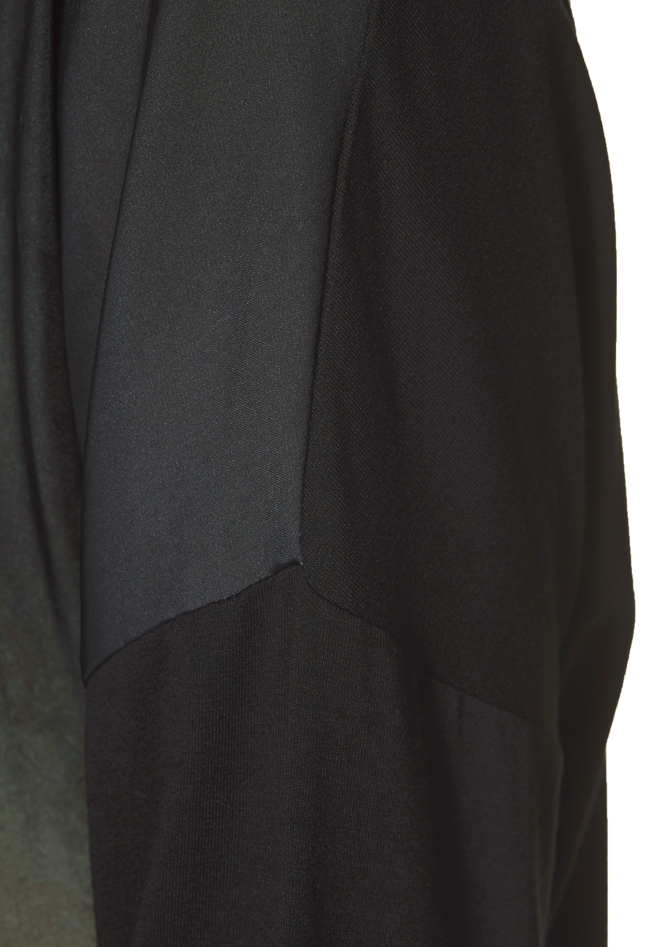 Aniston CASUAL Langarmshirt, mit femininem Frontdruck