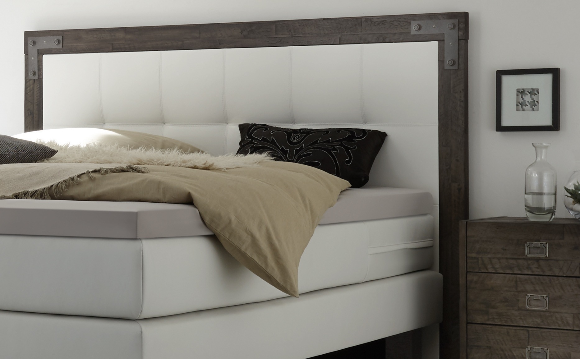 HASENA Boxspringbett Memphis, im Vintagelook, Massivholz-Umrandung, Tonnentaschen-Federkernmatratze