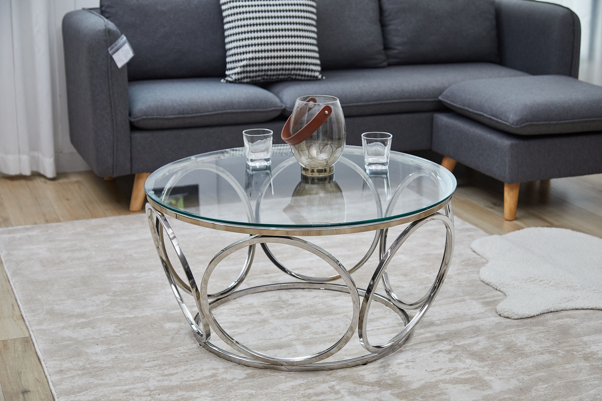 Couchtisch, mit Design-Gestell aus Stainless Steel