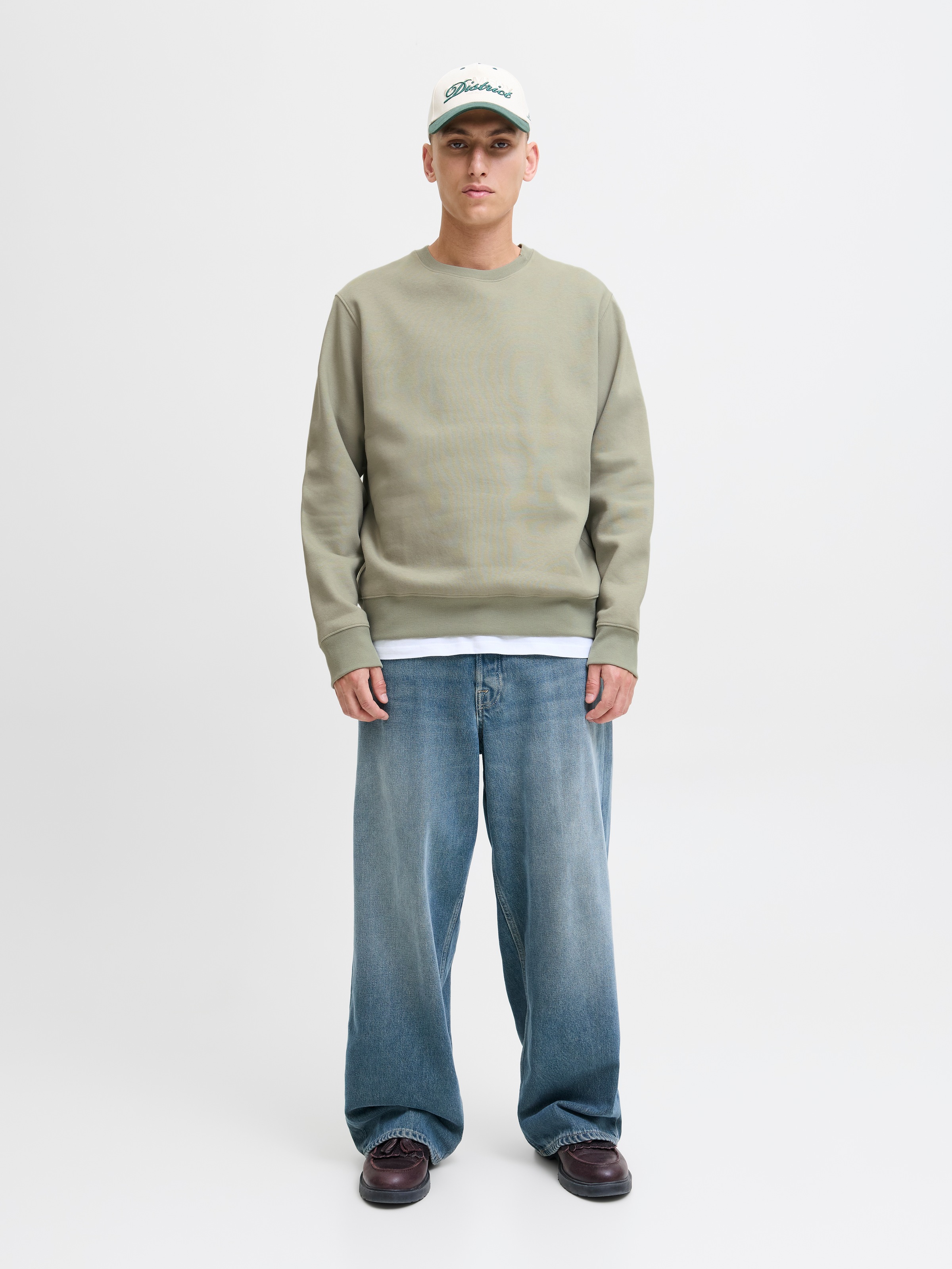 Jack & Jones Sweatshirt »JJESTAR BASIC SWEAT CREW NECK NOOS«, mit Rundhalsausschnitt
