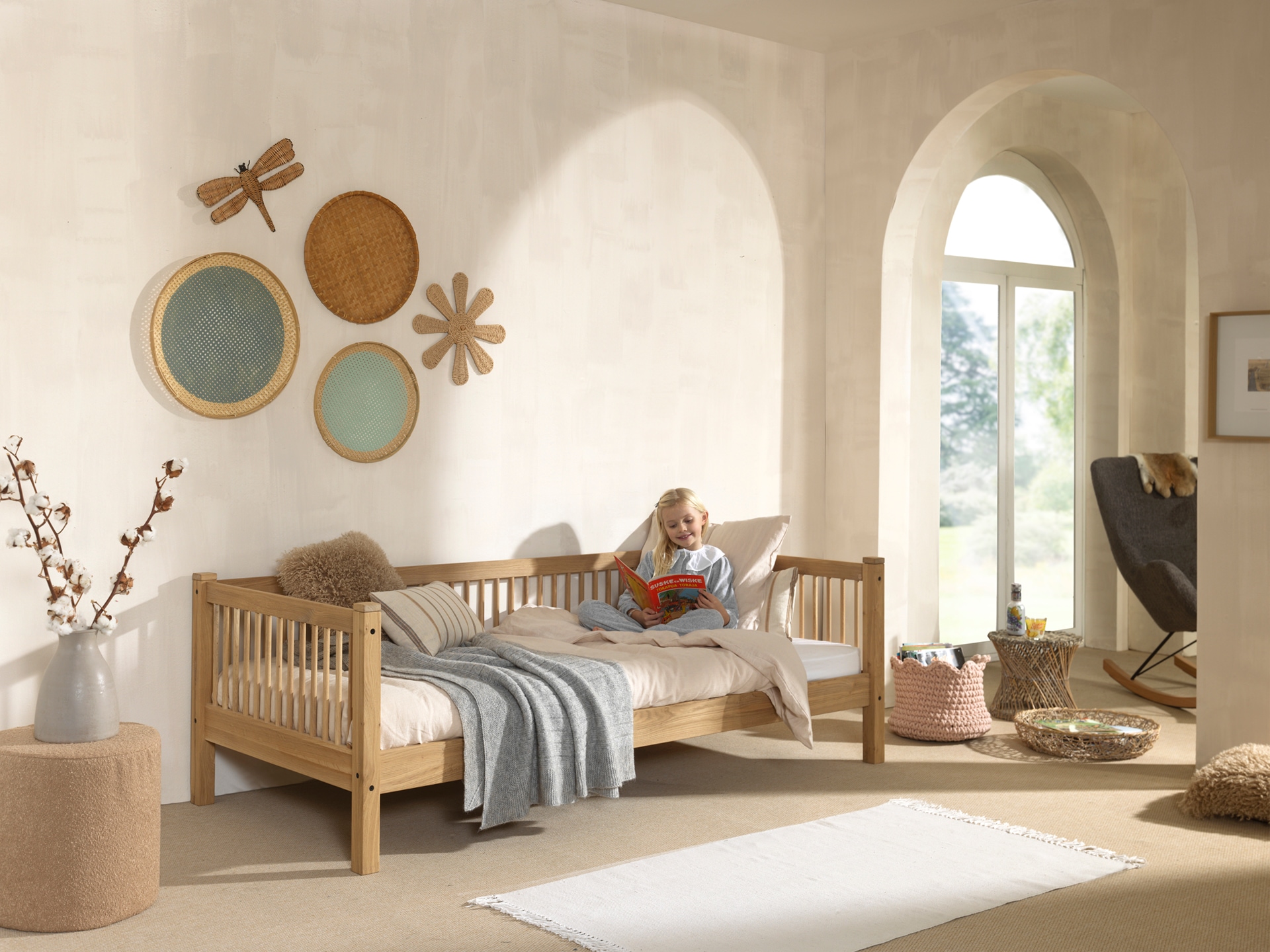 Home affaire Einzelbett »Forrest 90/200 aus massiver Eiche, Oberfläche geölt, stabil gebaut«, (B/H/T ca. 207,5x68x97,5cm, inkl. Massivholz Rolllattenrost), aus massiver Eiche geölt, LF 90x200 cm, wahlweise mit Bettschublade