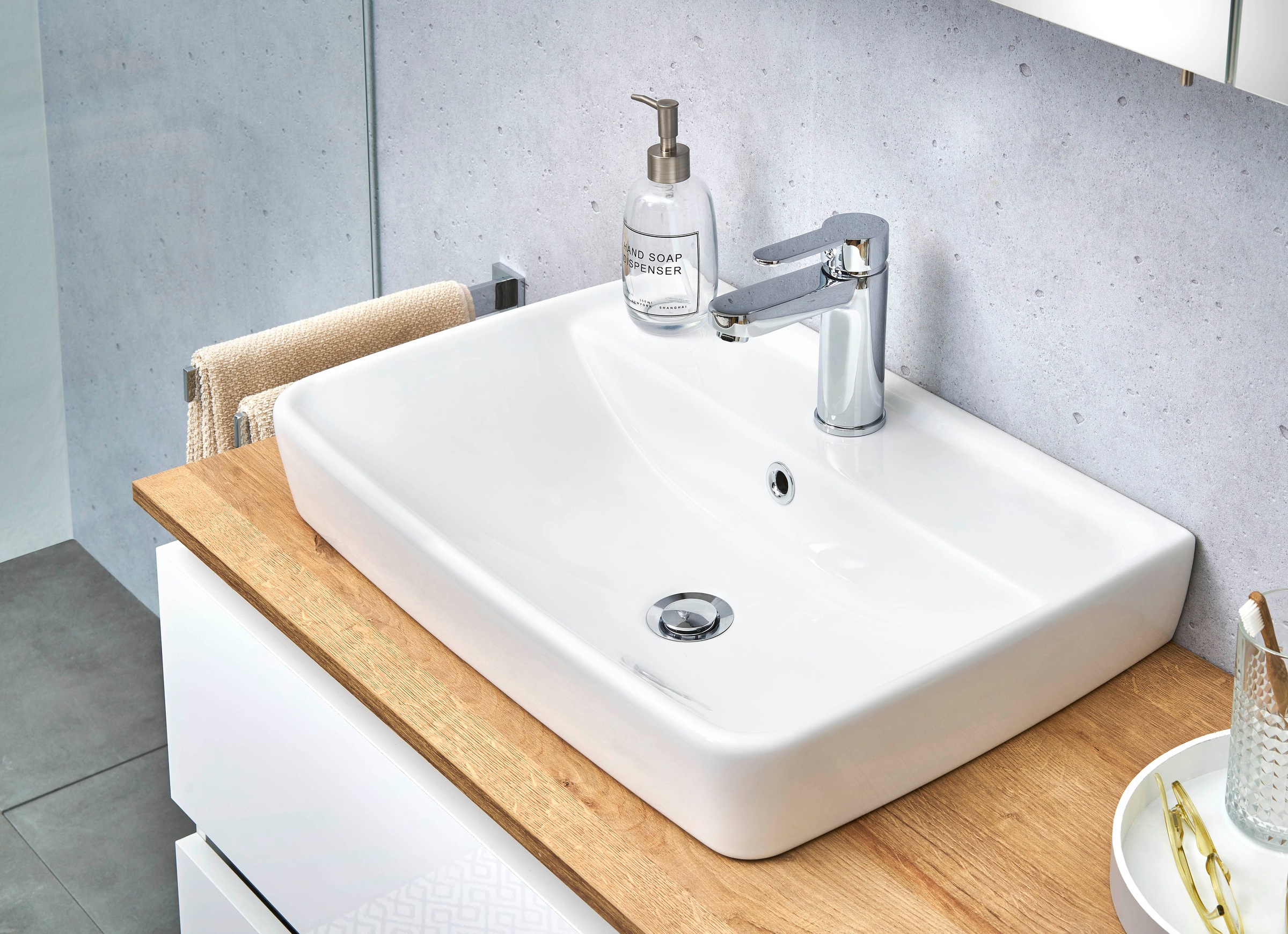 Saphir Badmöbel-Set »Quickset 360 2-teilig, mit Keramik-Aufsatzbecken und LED-Spiegel«, (Set, 2 St.), in Weiß Glanz, Riviera Eiche quer Nachbildung, 4 Schubladen