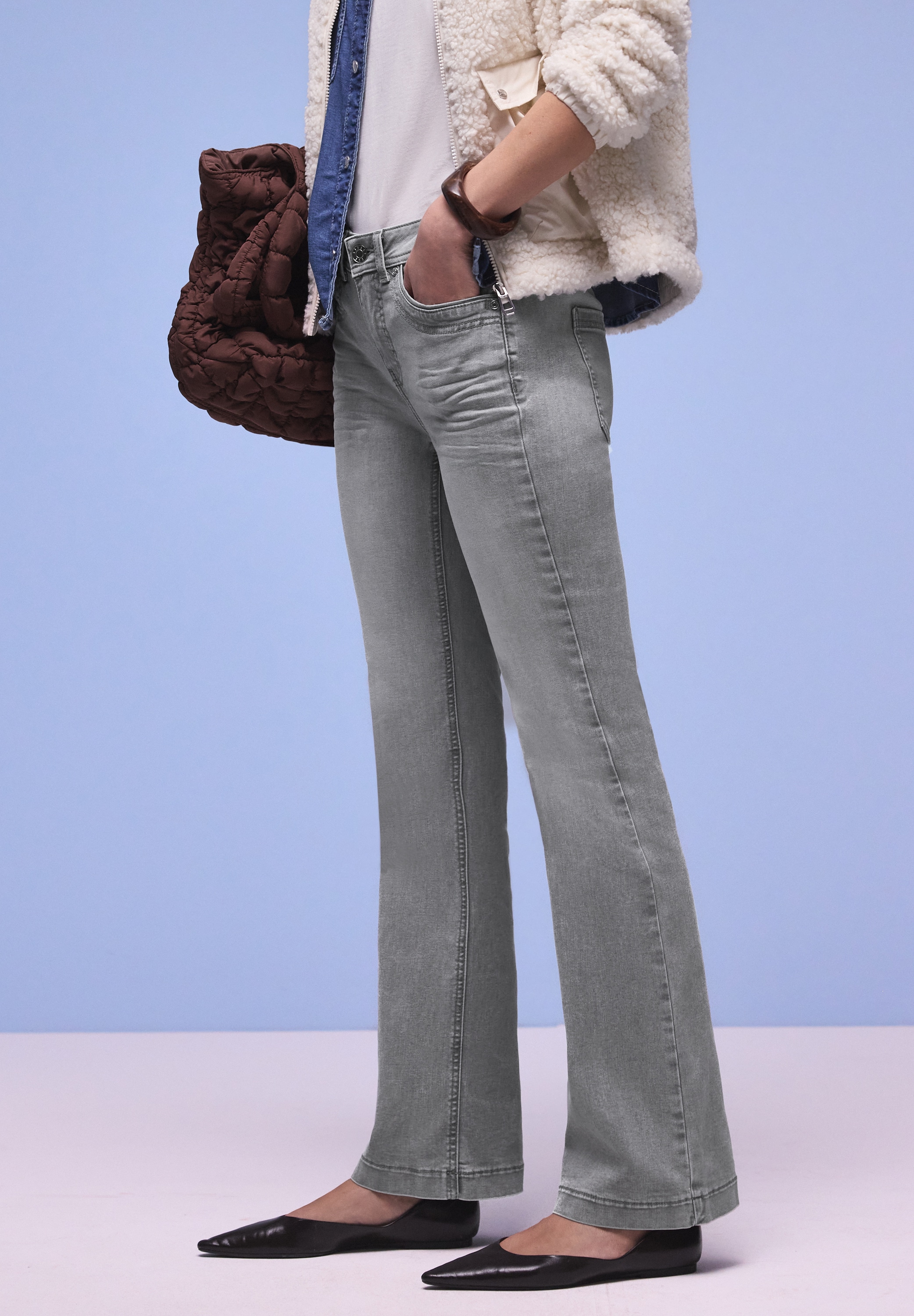 STREET ONE Bootcut-Jeans »Style Blaire« 5-Pocket-Style, mit Viskose und Stretch