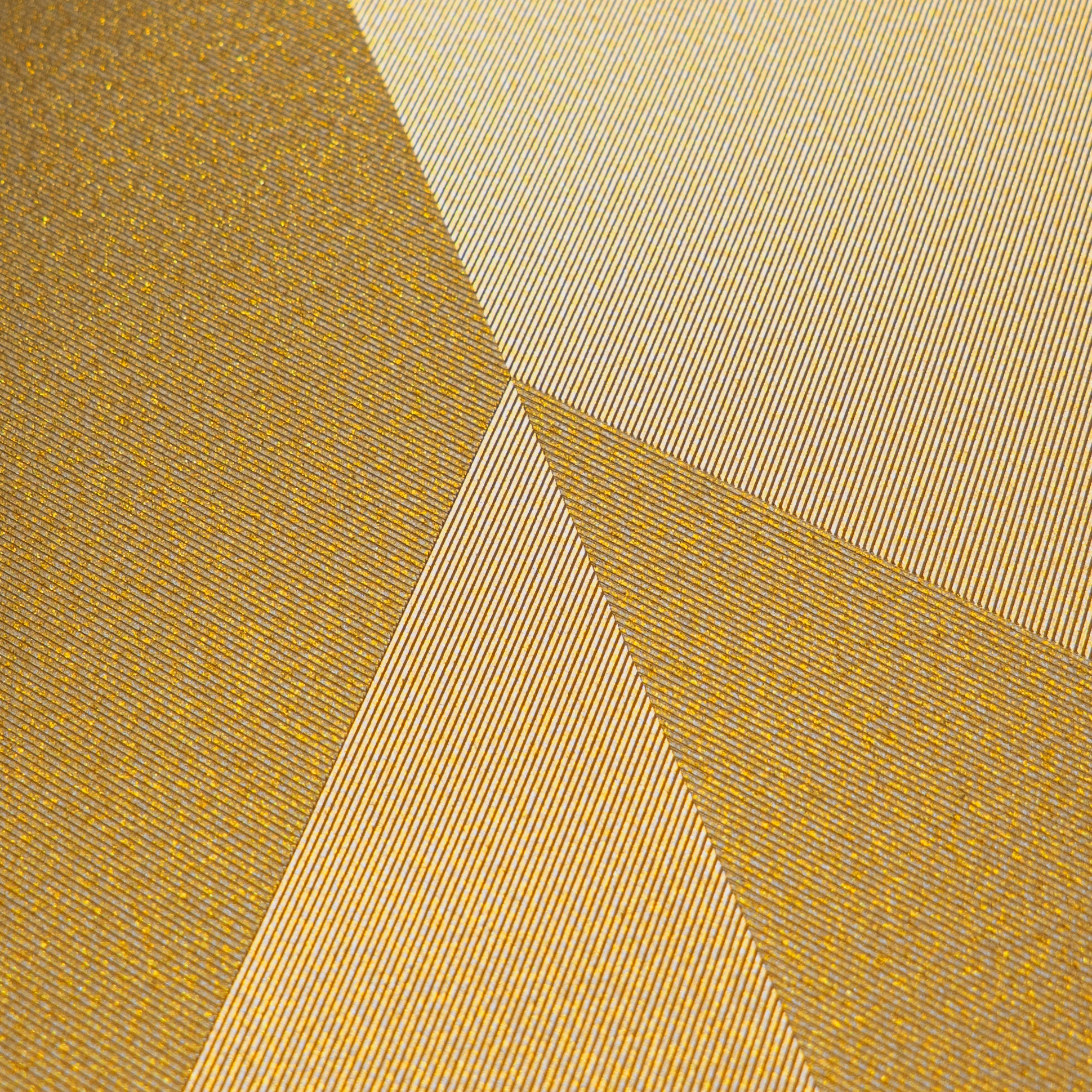 CosmoLiving by Cosmopolitan Vliestapete »Graphic Groove-Playful Tapete« glänzend strukturiert Geometrisches Design mit modernem 3D-Effekt