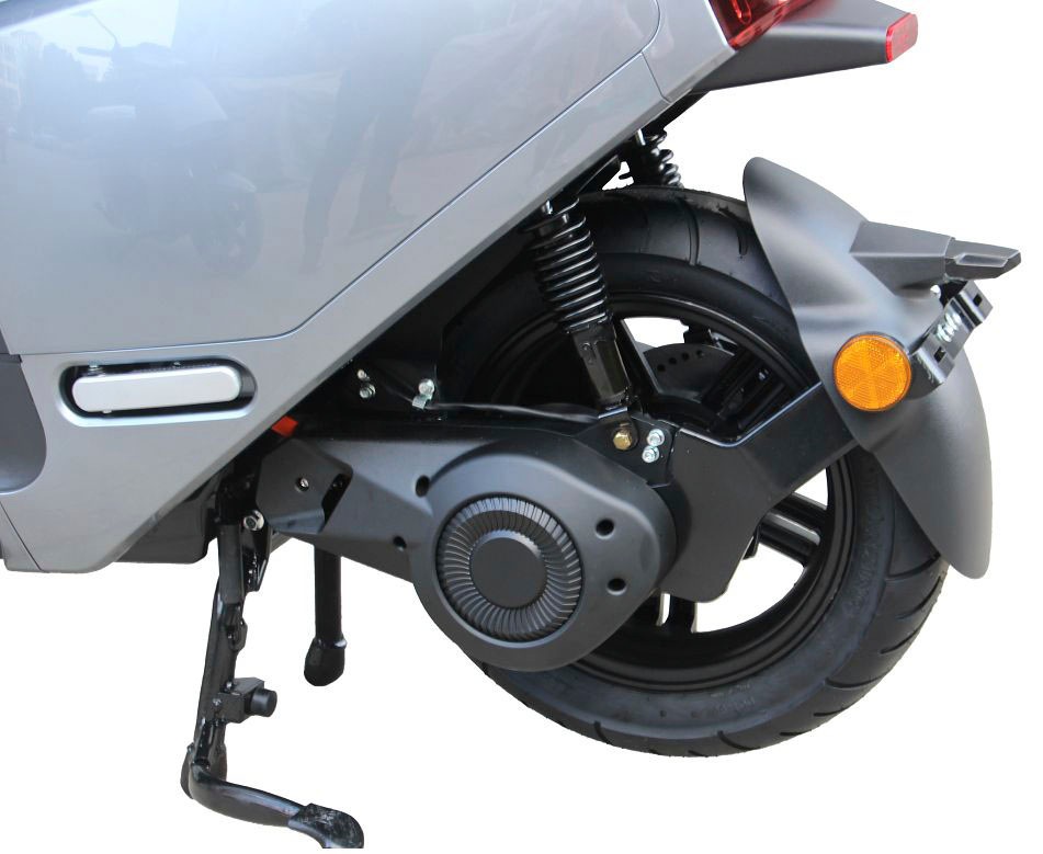 GreenStreet E-Motorroller »HYPE 3000 W 85 km/h inkl. Windschild + Topcase«, bis zu 90 km Reichweite, mit USB-Anschluss und Keyless-System
